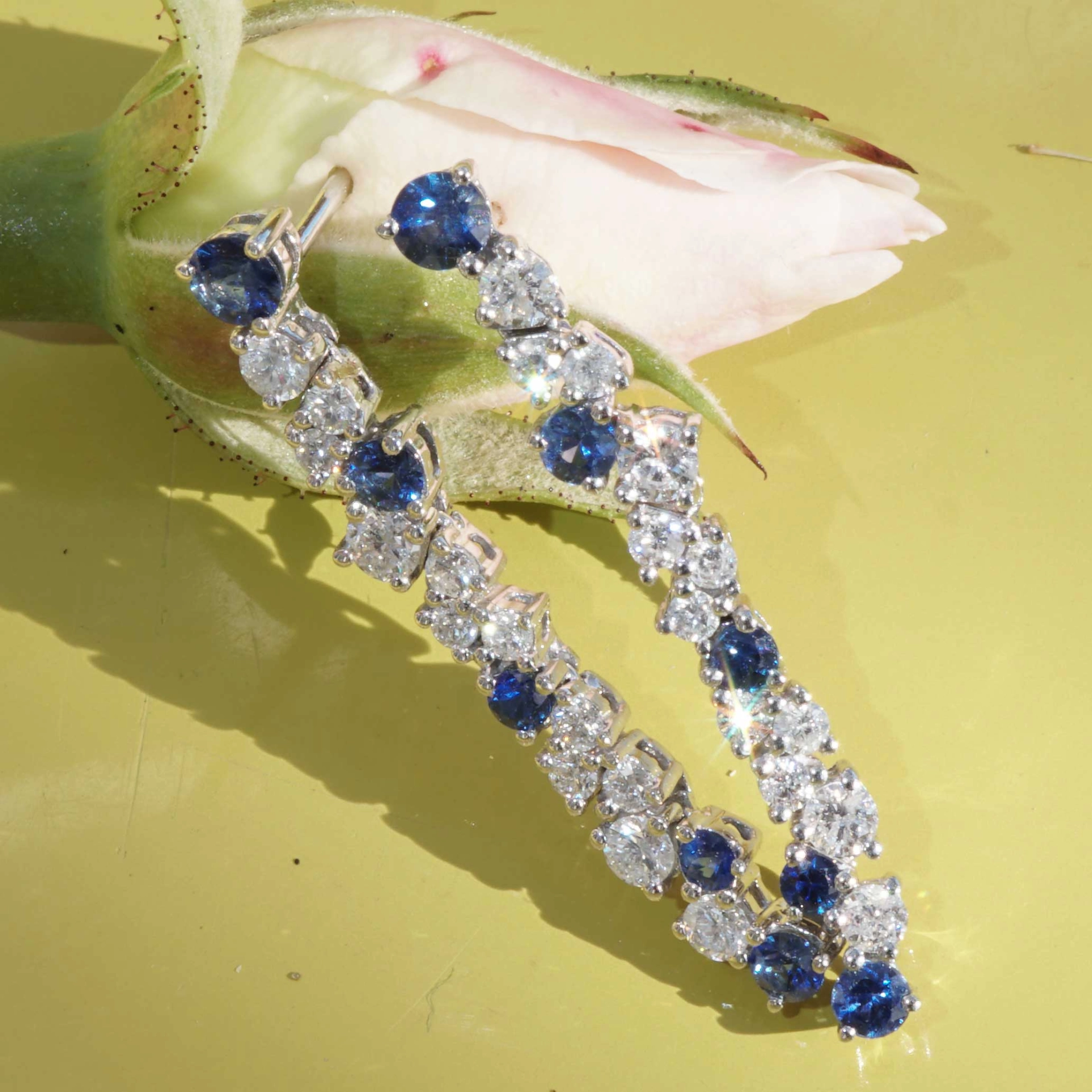Saphire Brilliant Earrings 18 kt White Gold...for a glorious Appearance