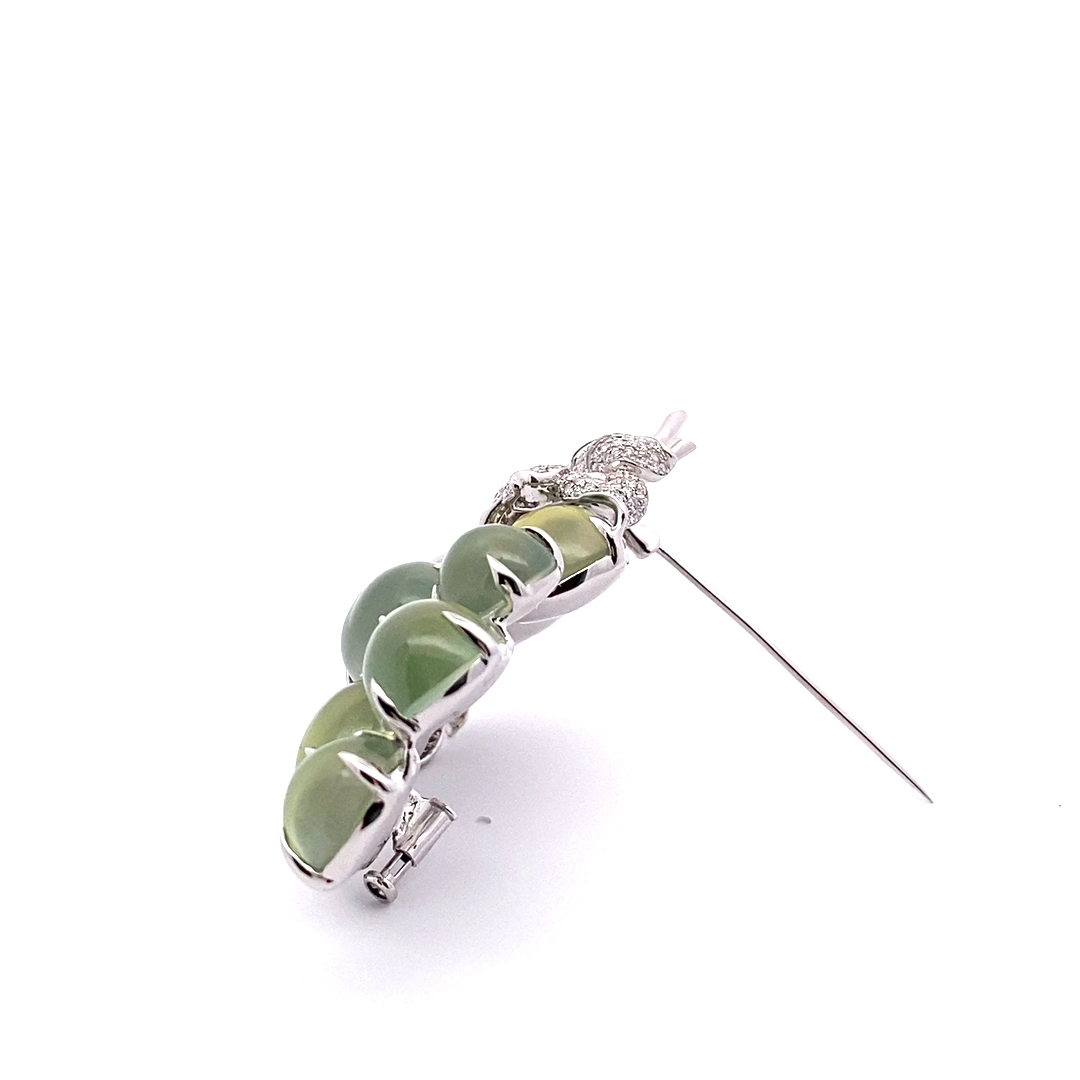 Wine Prehnite Brilliant Brooch with Pendant 750 White Gold 70 ct 2.19 ct TW / VVS-VS 