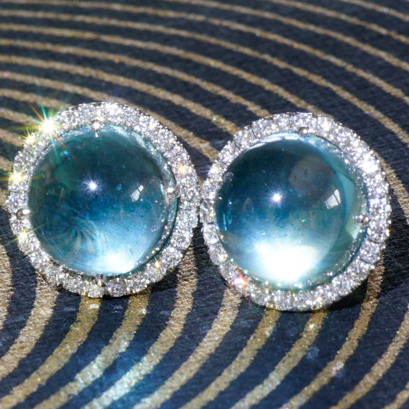 Bluetopas Brilliant Earstuds..deepblue Bubble...18 kt Whitegold....magical World