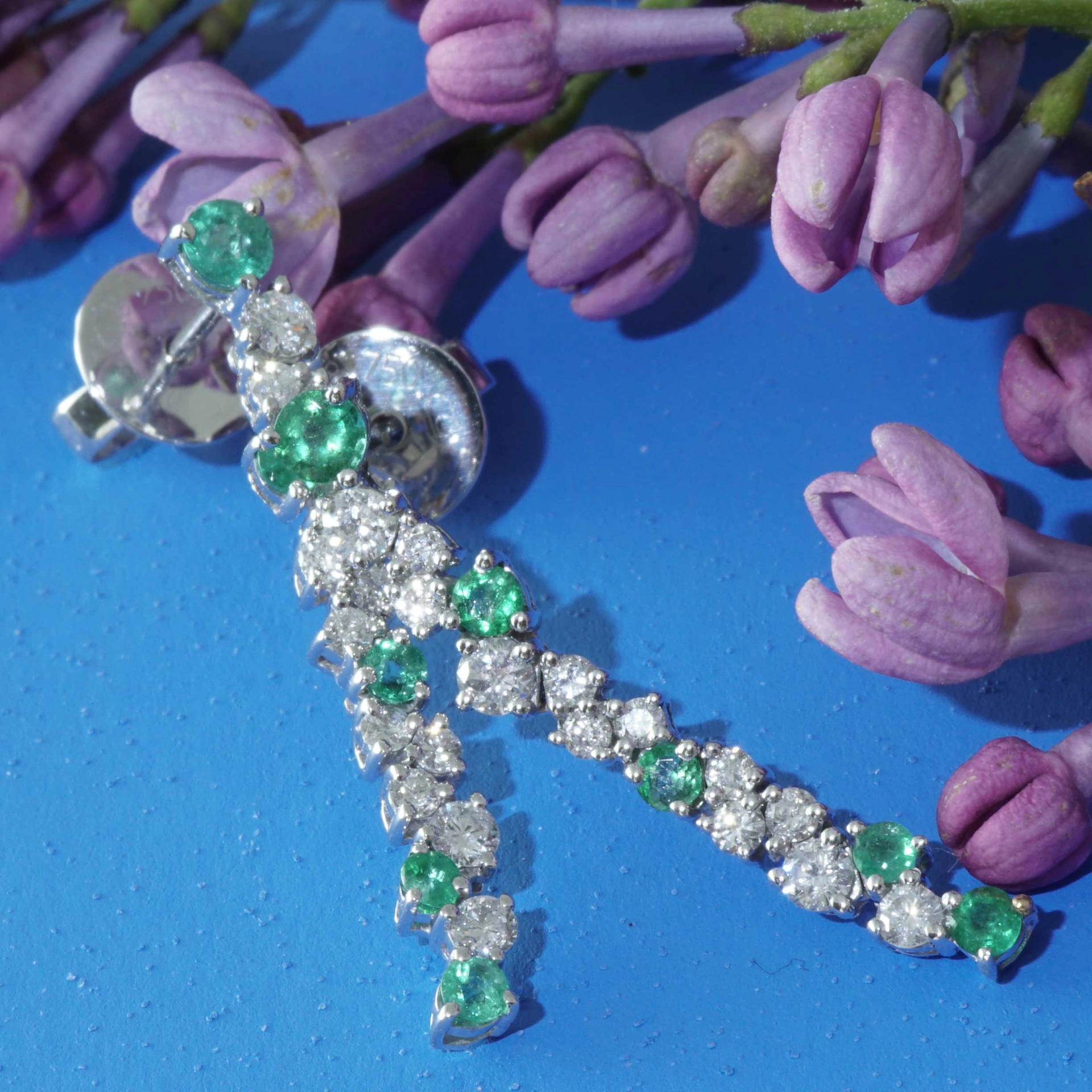 Emerald Brilliant Earrings 18 kt White Gold...for a glorious Appearance
