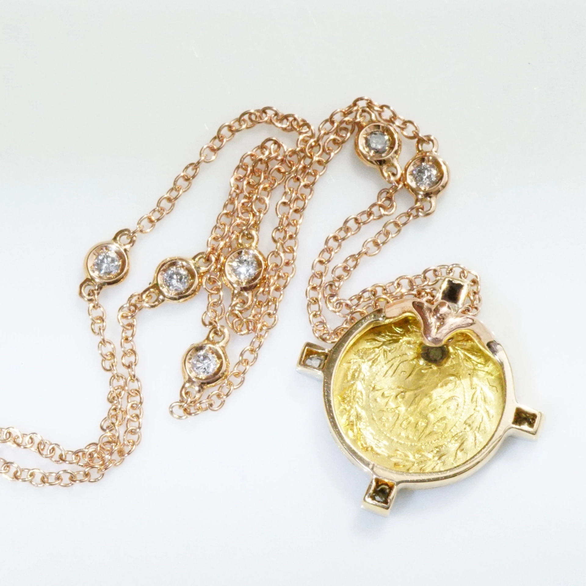 Coin Diamond Pendant with modern Rose Gold Chain 18 kt grey Diamonds
