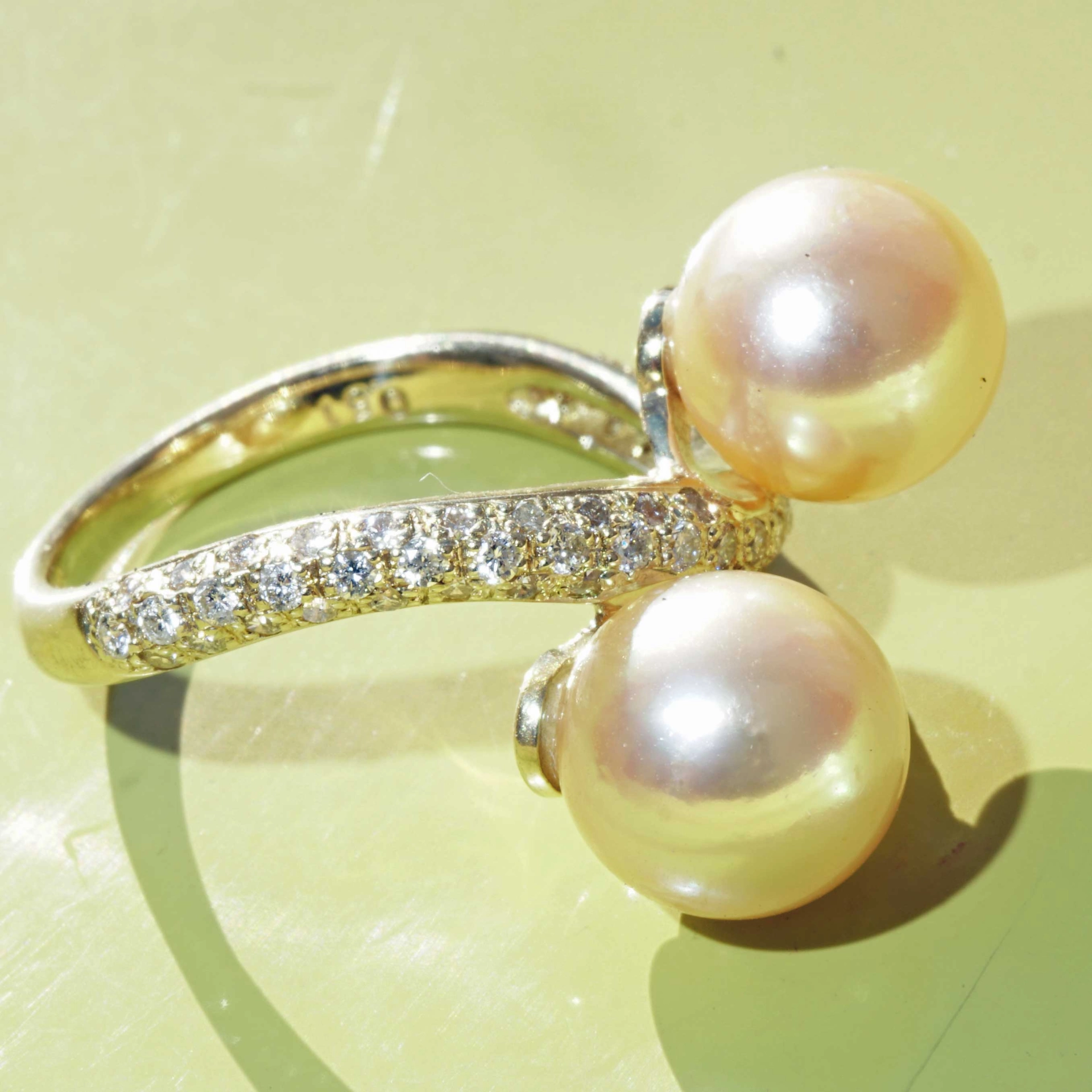 Southsea Pearl Brilliant Ring 18 kt Yellow Gold 0.51 ct W / VS-SI very elegant