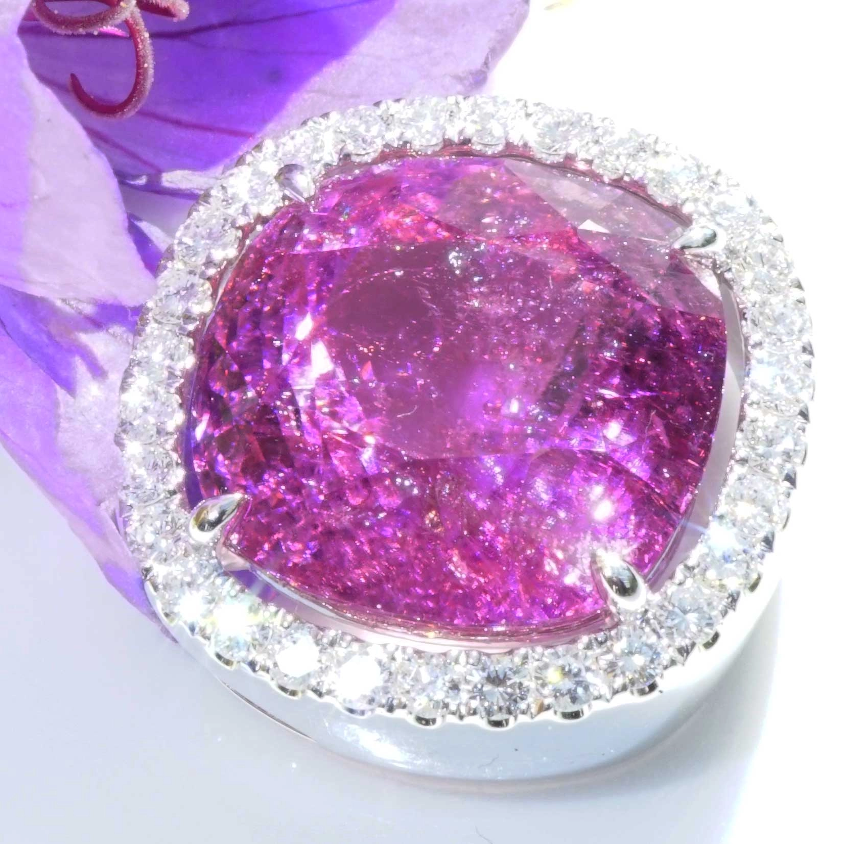 Copper Rubelithe 16.84 ct pink-redish Brilliant Pendant 18 kt White Gold...amazing Color