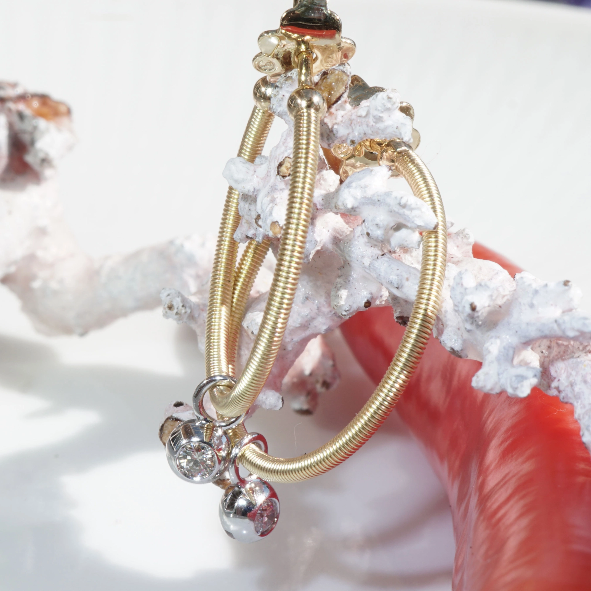 Brilliant Earrings Ivy 18 kt Yellow Gold Wire Wrapping Präzion from Jewelery Silhouette Germany