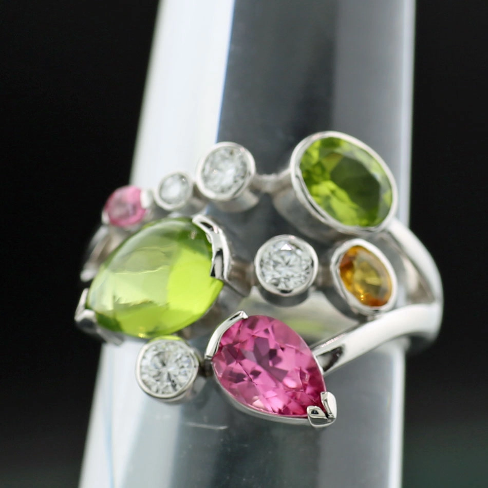 FARBEN! RING Brillant 0.34/1.89 ct Peridot/Turmalin/Saphir 750er Gold