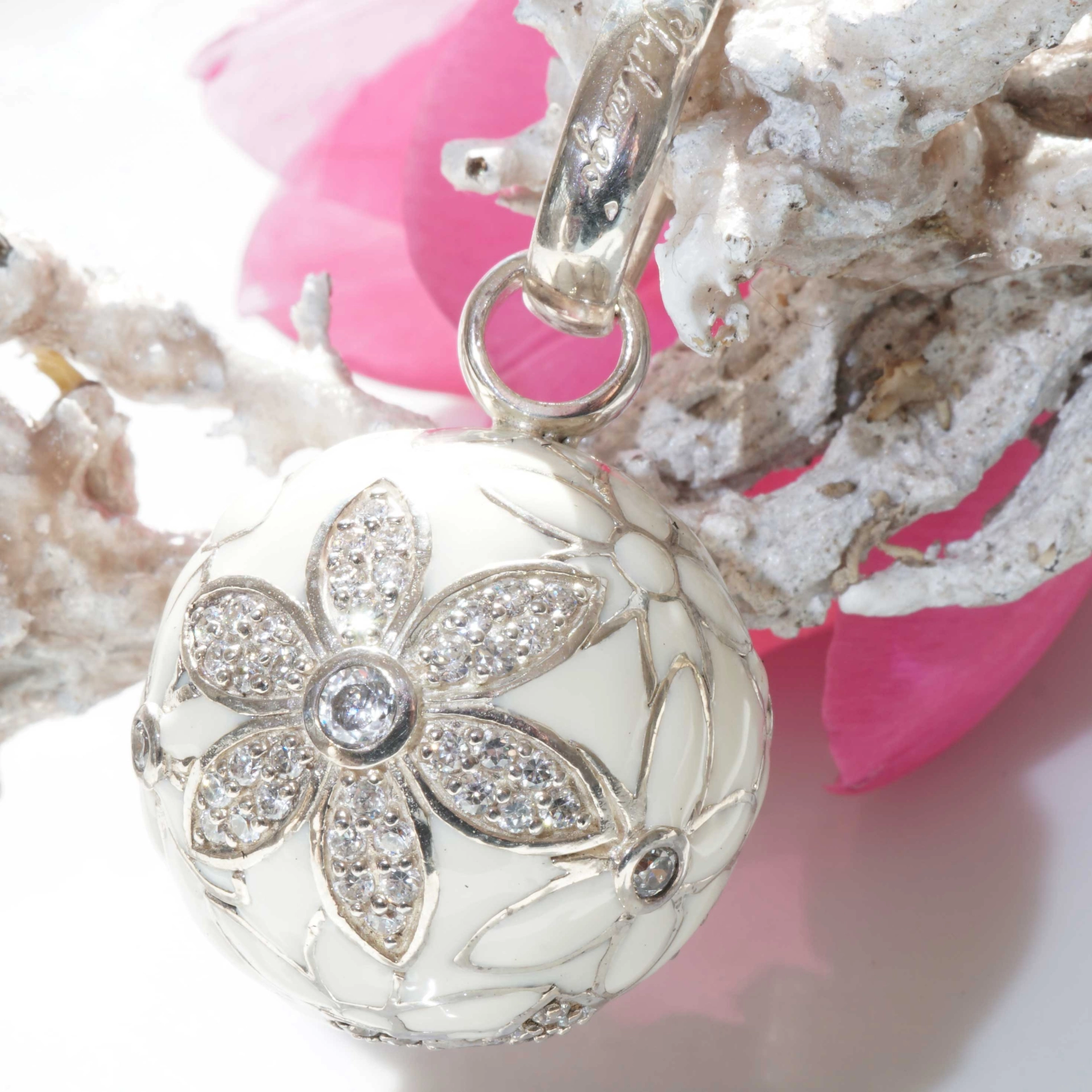 Chilango Pendant Faberge white Flower with Circonia 925 Silver Enamel
