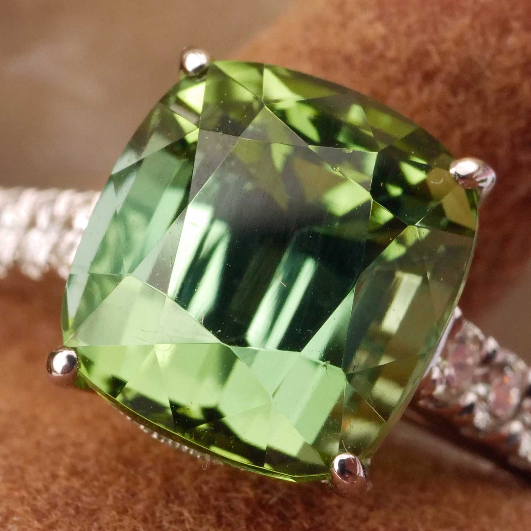 Lagun Green-Blue Tourmaline Brilliant Ring 750 White Gold 3.90 ct 0.27 ct Afghanistan Top Quality