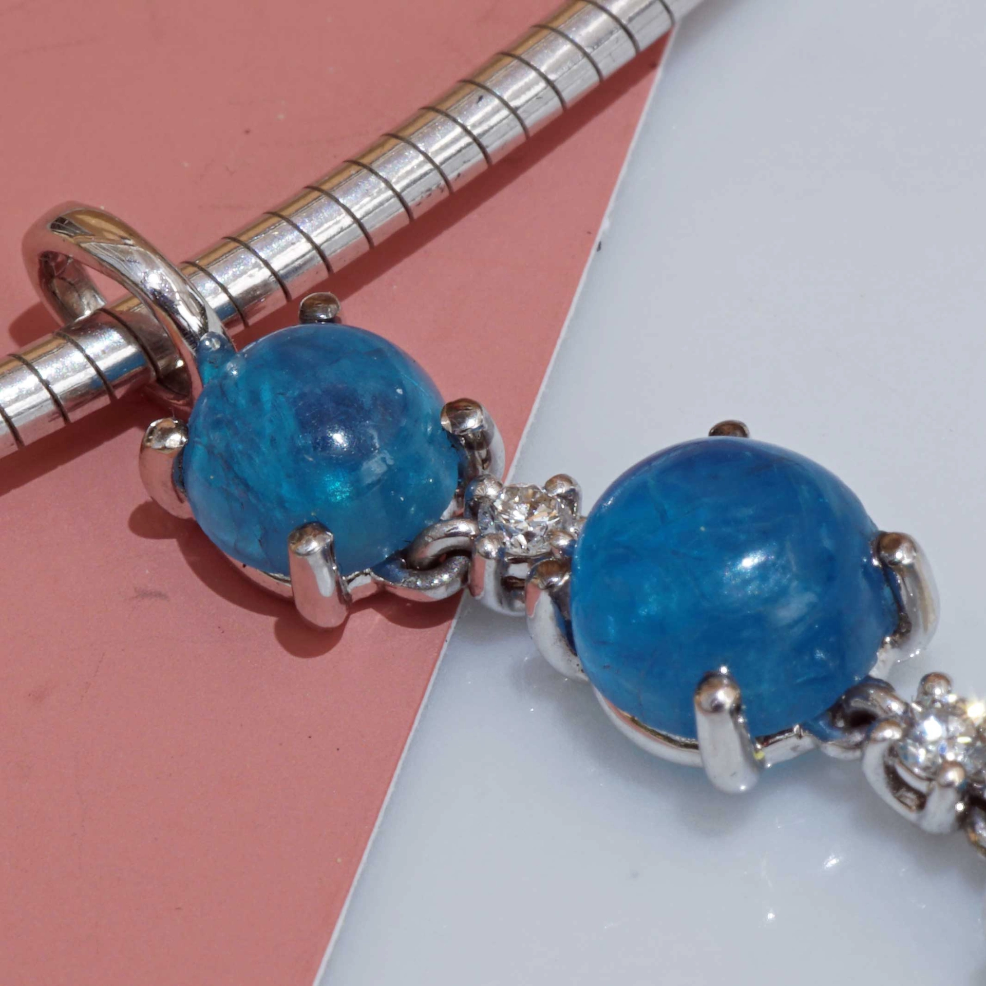 Pendant NEON Colors Apatite and Brilliants 18 kt White Gold....great Setting made in Italy