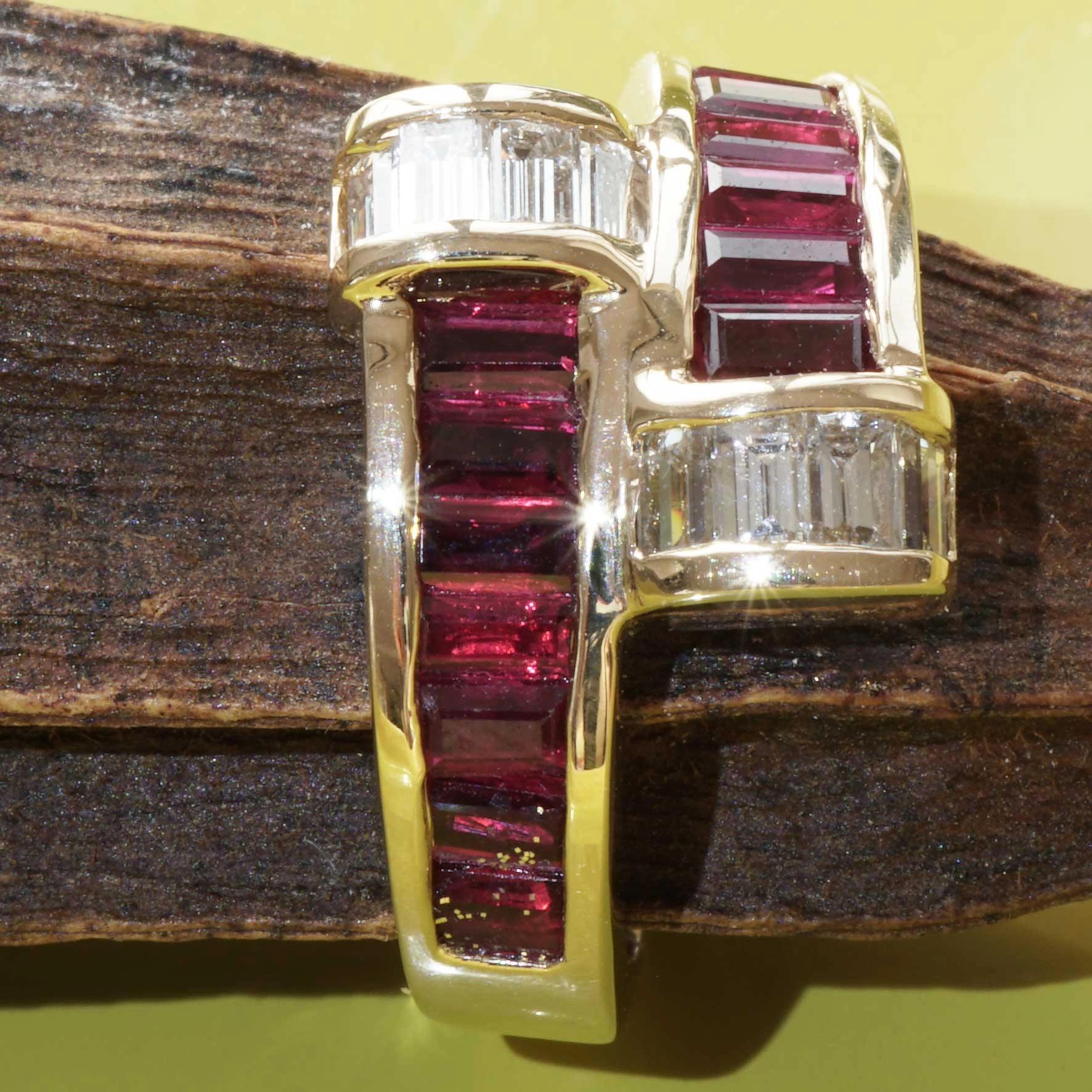 Ruby Brilliant Ring 18 kt Yellow Gold 2.213 ct 0.58 ct...Rubies without End