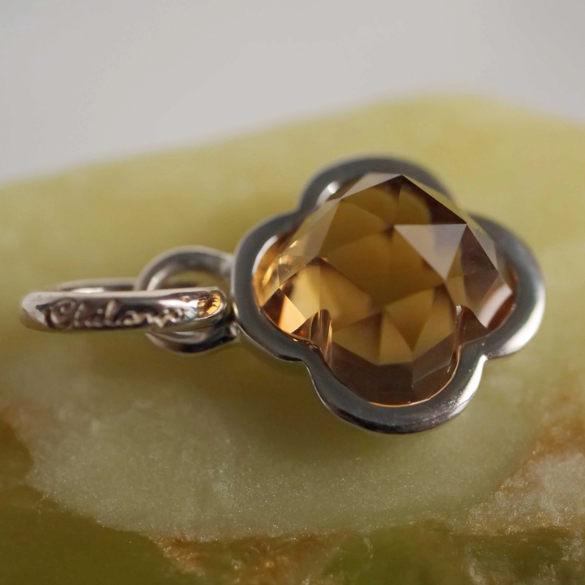 Chilango Cool Citrine Pendant from the Lilli Flower out of Nature 925 Silver