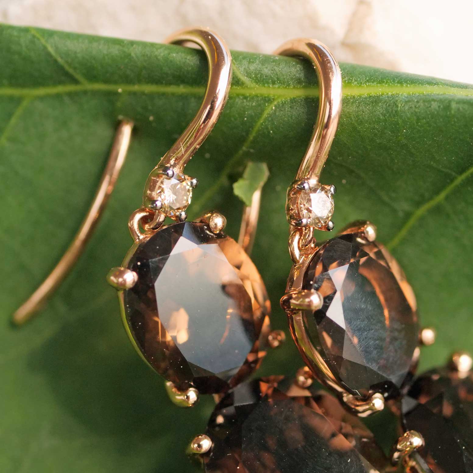 Brown Smokey Quartz and Diamonds such a ideal Kombination with 18 kt Rosegold 15 ct 0.10 ct