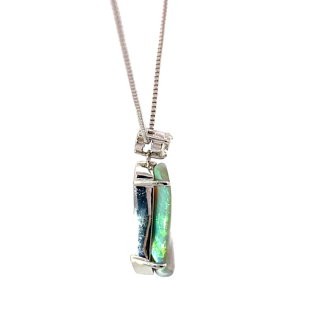White Full Opal Brilliant Pendant with Chain 900 850 Platinum 4.38 ct 0.284 ct Australia