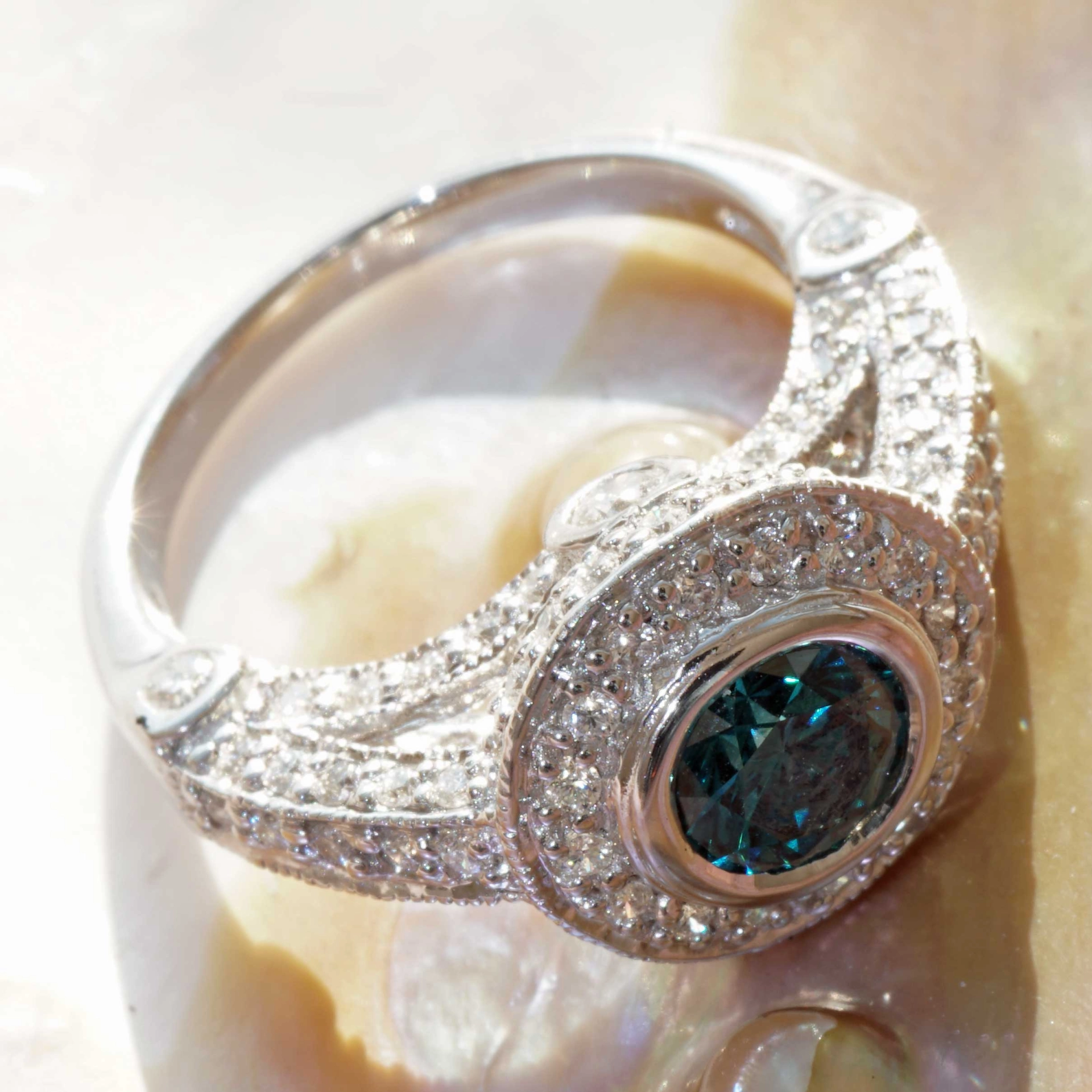 Diamond Ring with blue and white Diamonds 1.81 ct...exciting handmade