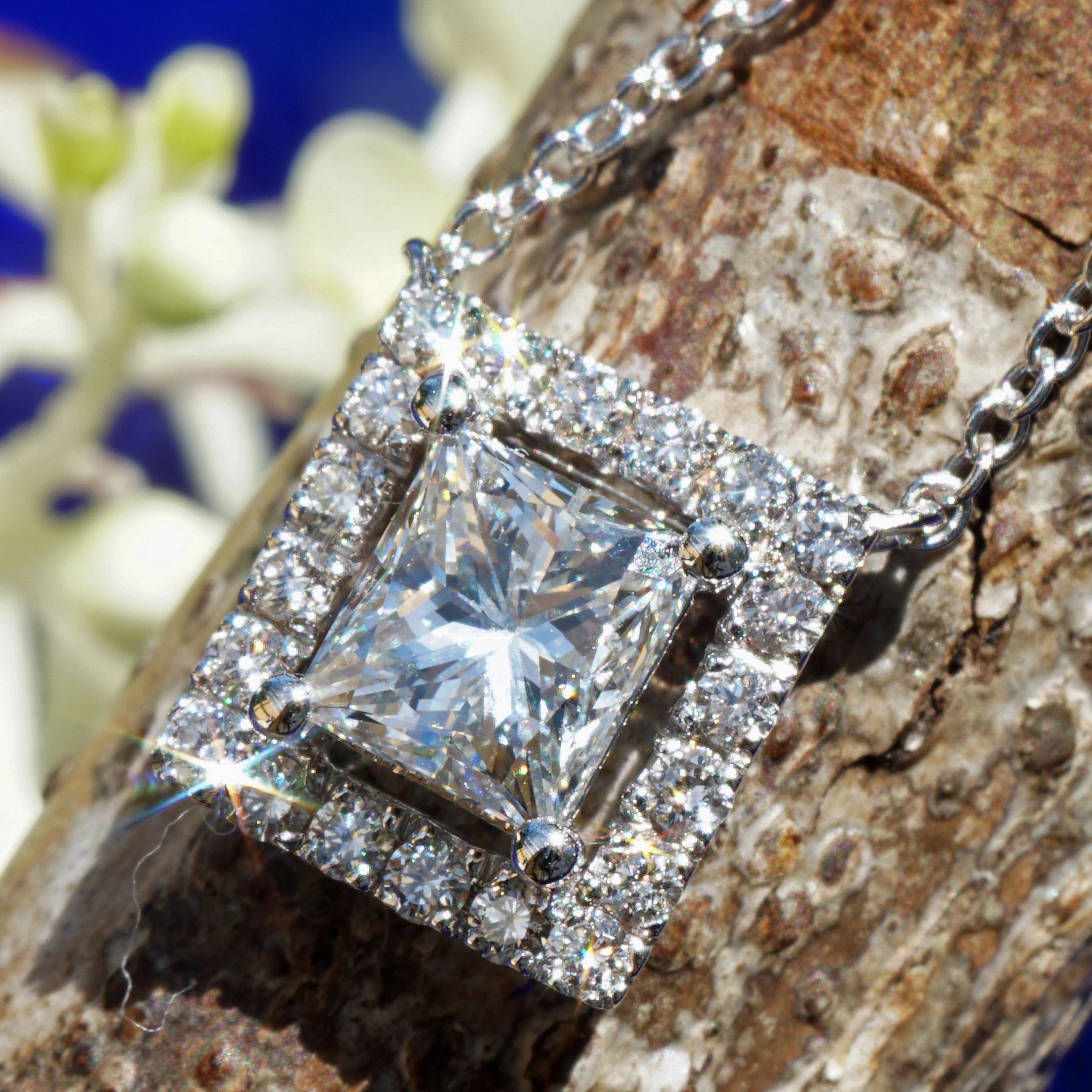 Prinzess Diamant Collier in 750er Weissgold 0.92 ct TW VVS