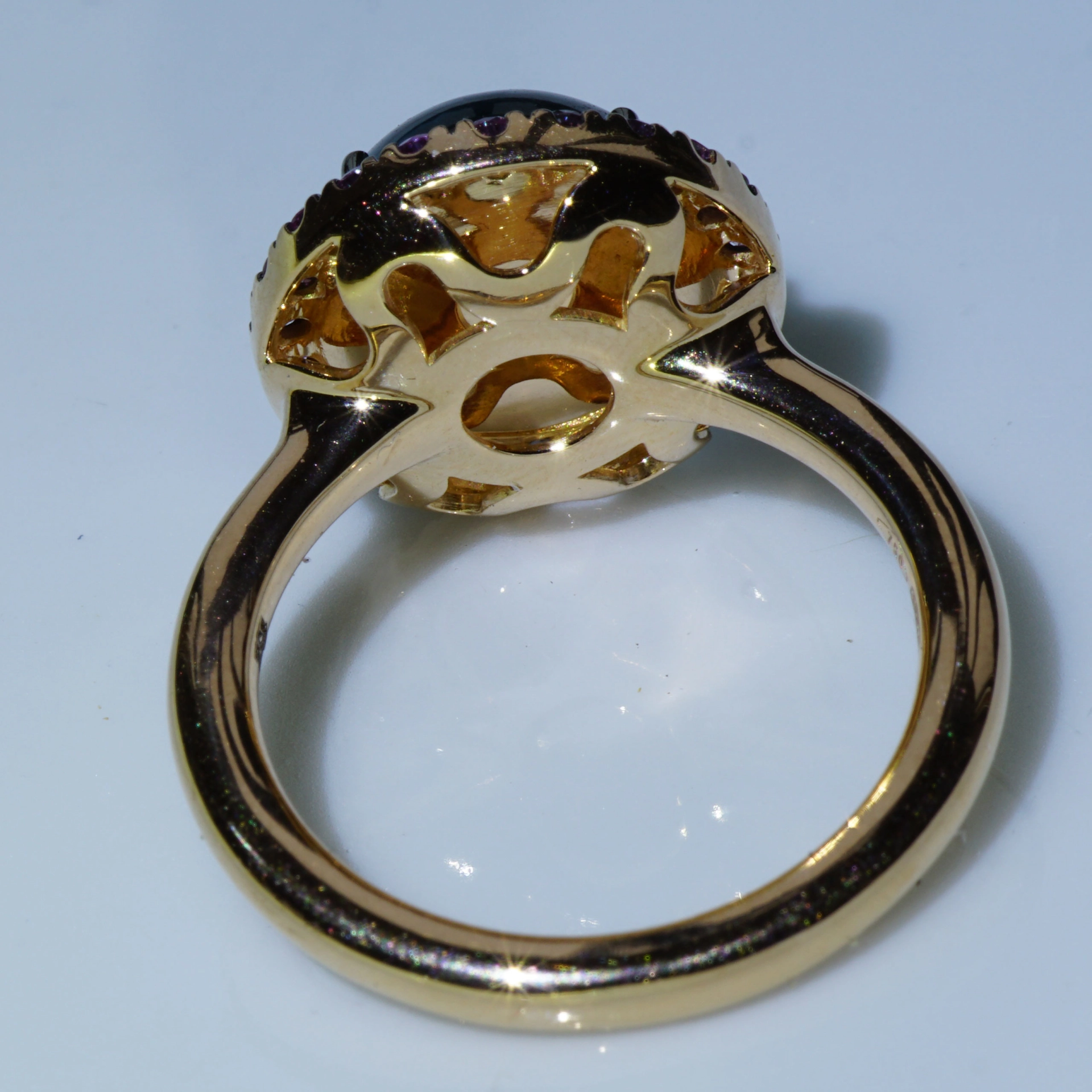 Topaz Saphire Ring 18 kt Rosegold...Bubbles in form of round Cabochons