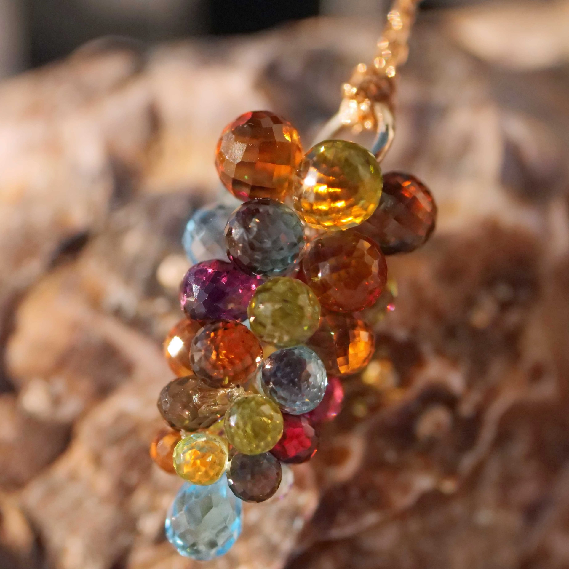 Grape Pendant Multicolor 14kt Yellow Gold 20 ct....skillfully made