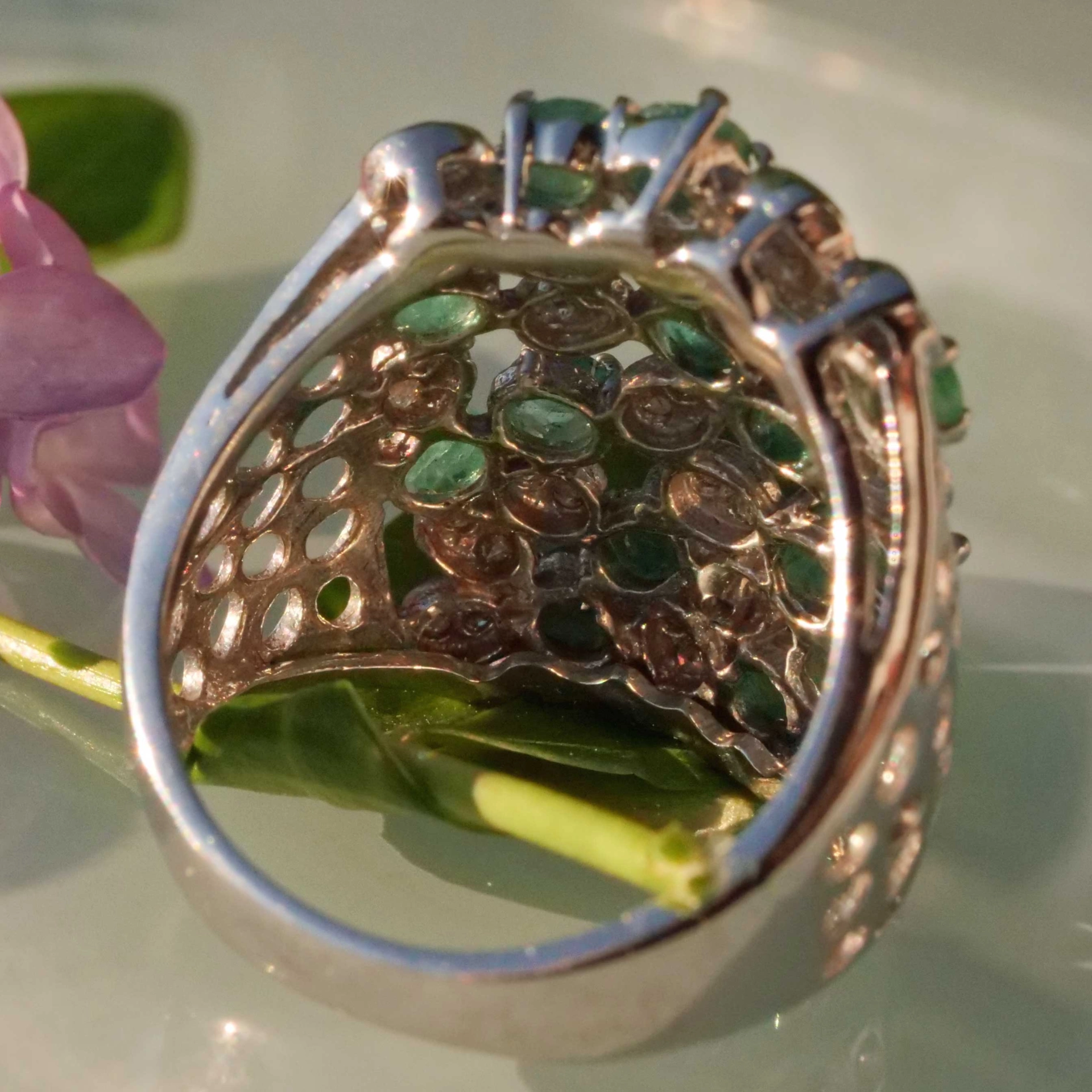Representative Emerald Diamond Ring of a special kind 18 kt White Gold