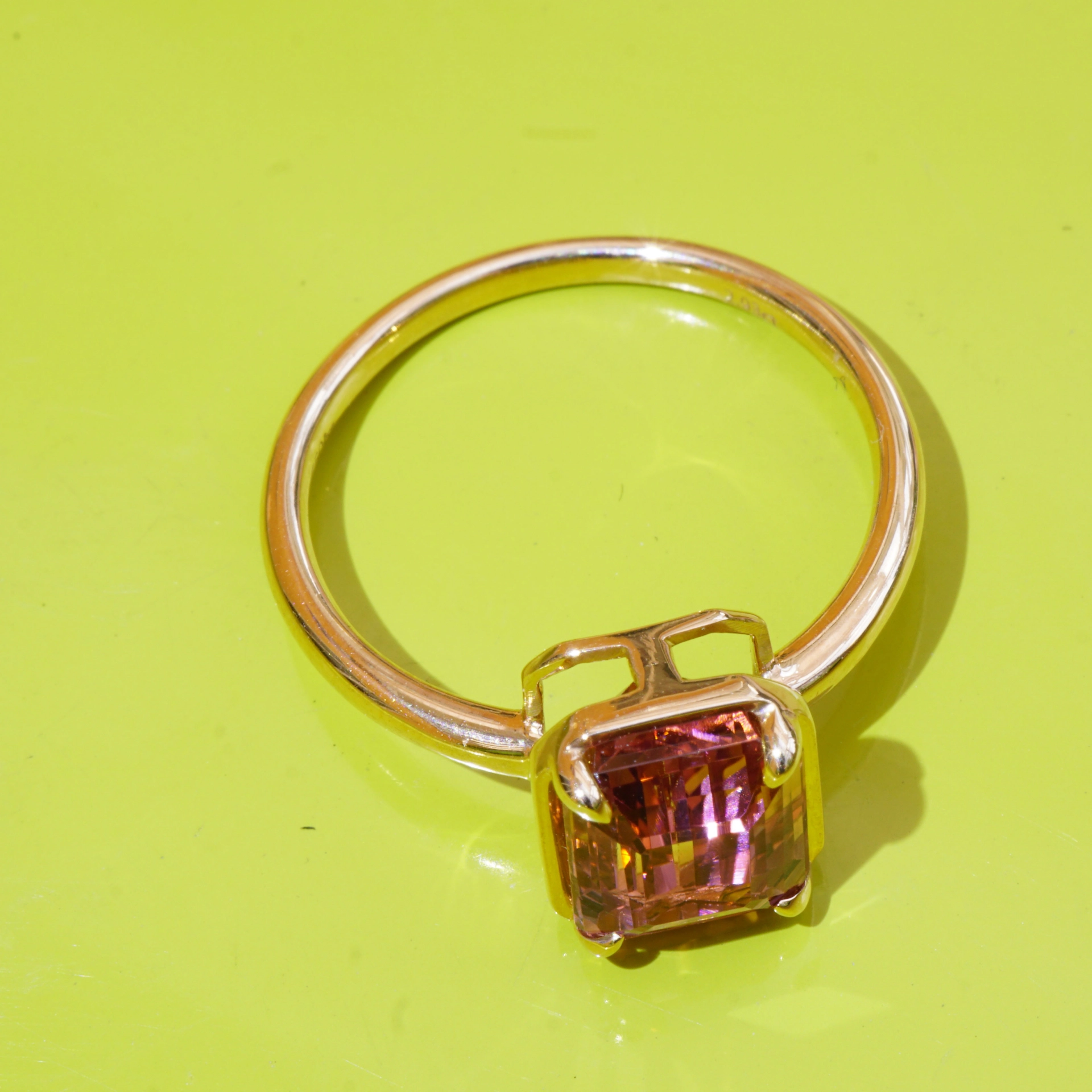 Dreamgem 8,5 x 7,2 x 5  mm Turmalin 2.85 ct Dreamcolor sunset eyclean  brilliance and cut very good