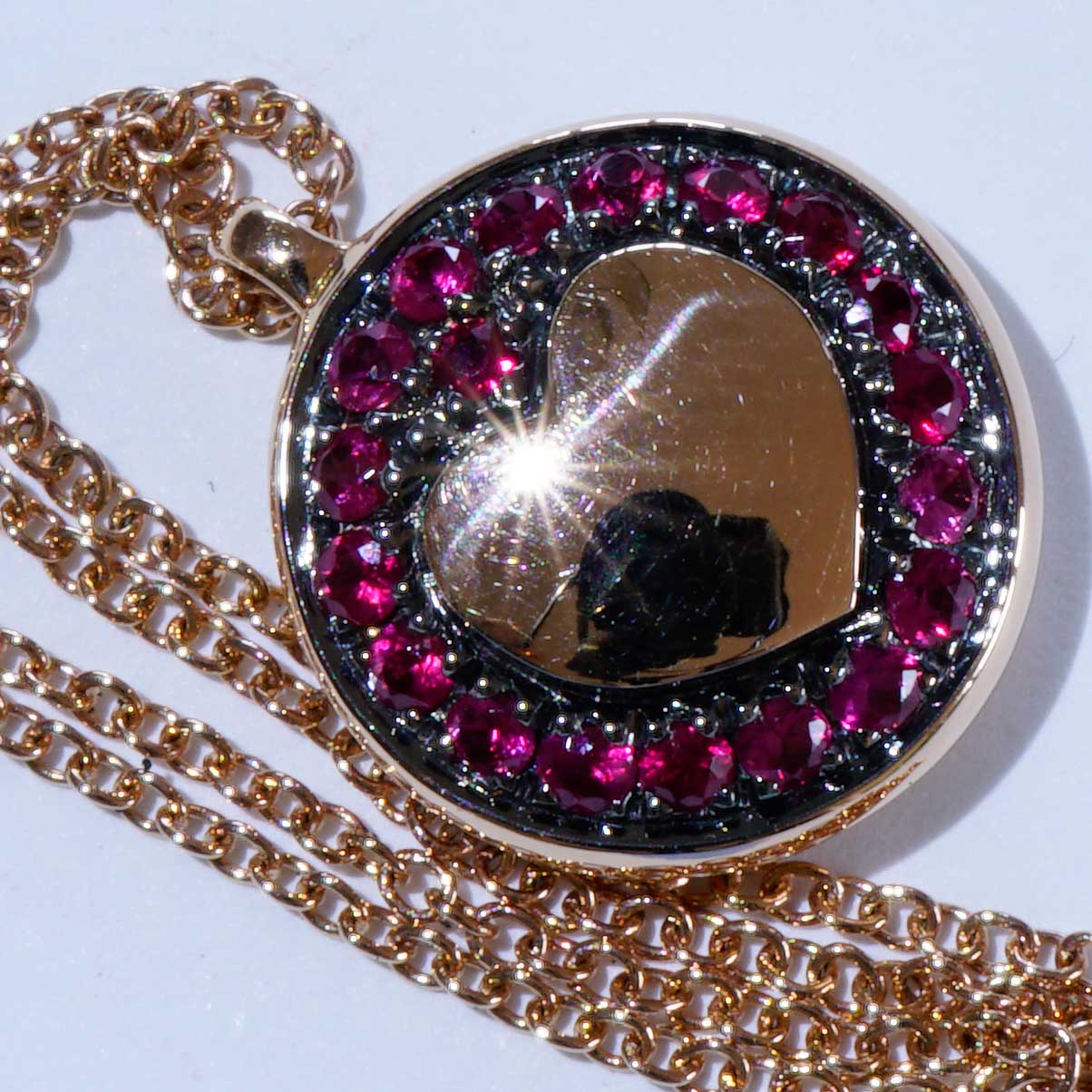 LOVE Sapphire Heart Pendant with Chain 750 Rose Gold.... super cool traditional Goldsmith Work 
