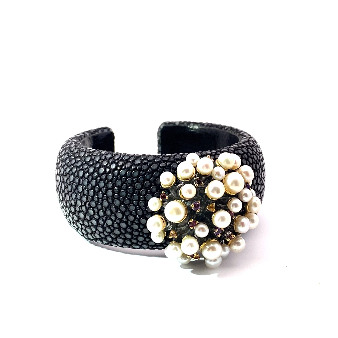 Pearl Stingray Bracelet 925 Silver with colored Saphire