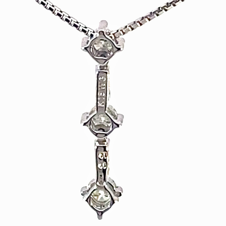 Eye-catcher Pendant with brilliant-cut Diamonds and Diamond Baguettes total approx. 0.33 ct W / VS-SI 750 White Gold