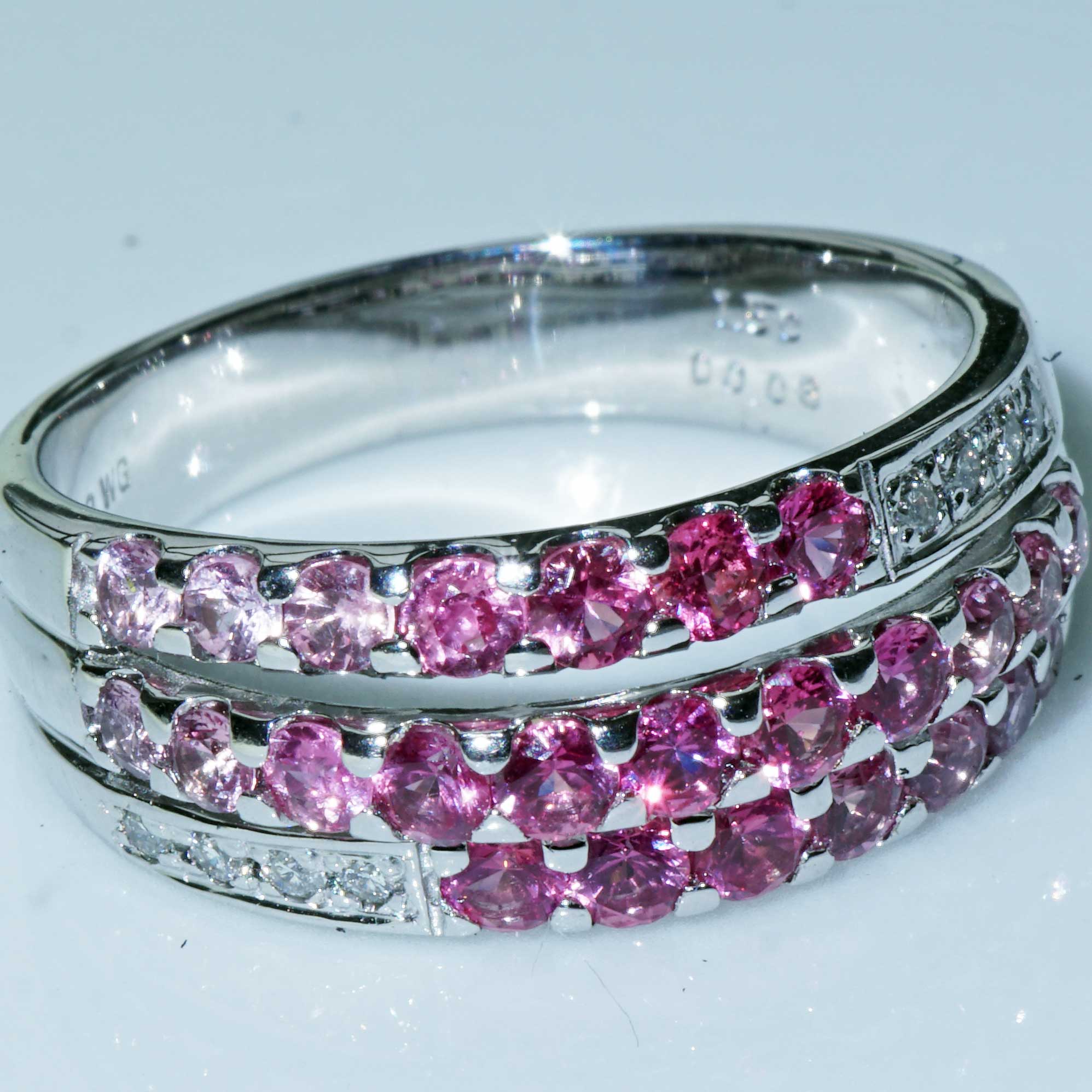 Pink Sapphire Brilliant Ring 750 white gold 1.50 ct 0.08 ct interesting color gradations from light to dark
