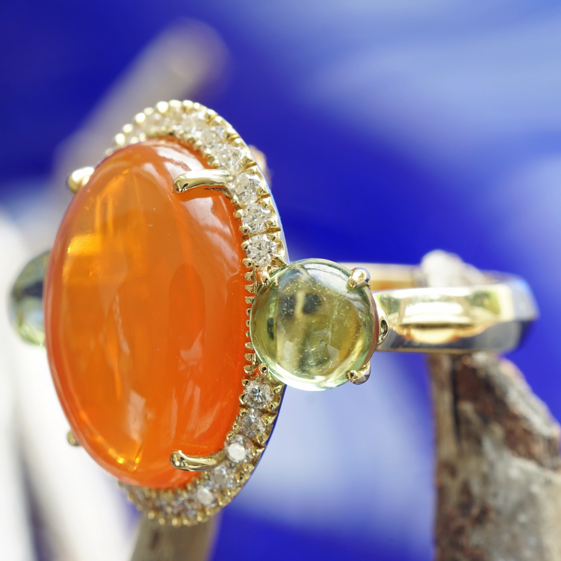 Fireopal Turmalin Ring 18 kt Yellowgold made in Valenza Springcolors
