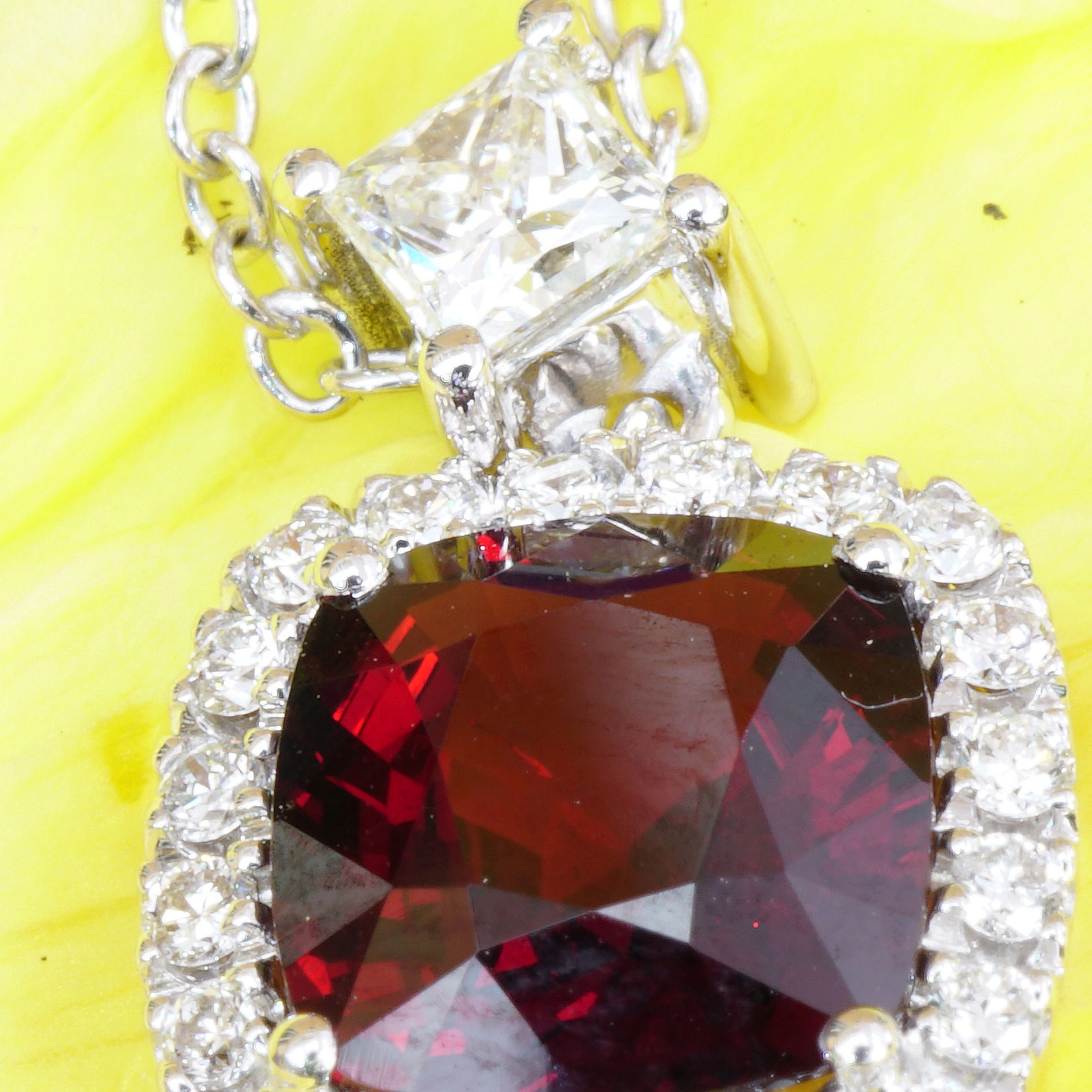 Red Spinel Diamond Necklace 1.63 ct AAA+....Great Luminosity 18 kt whitegold