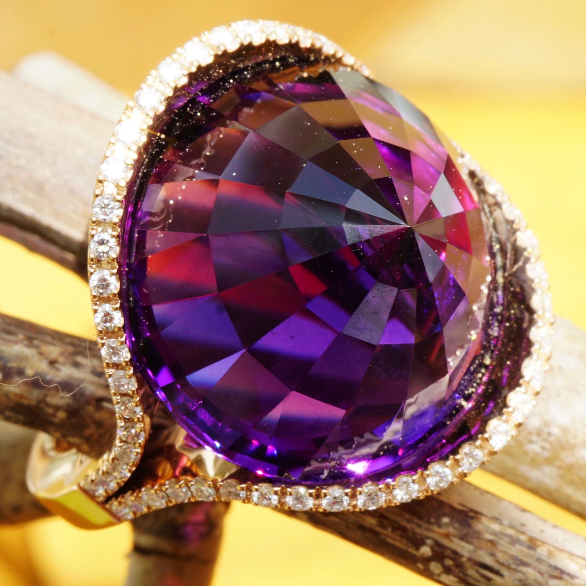 Amethyst designer ring 750 yellow gold designed in Valenza with certificate .. Italian attitude to life