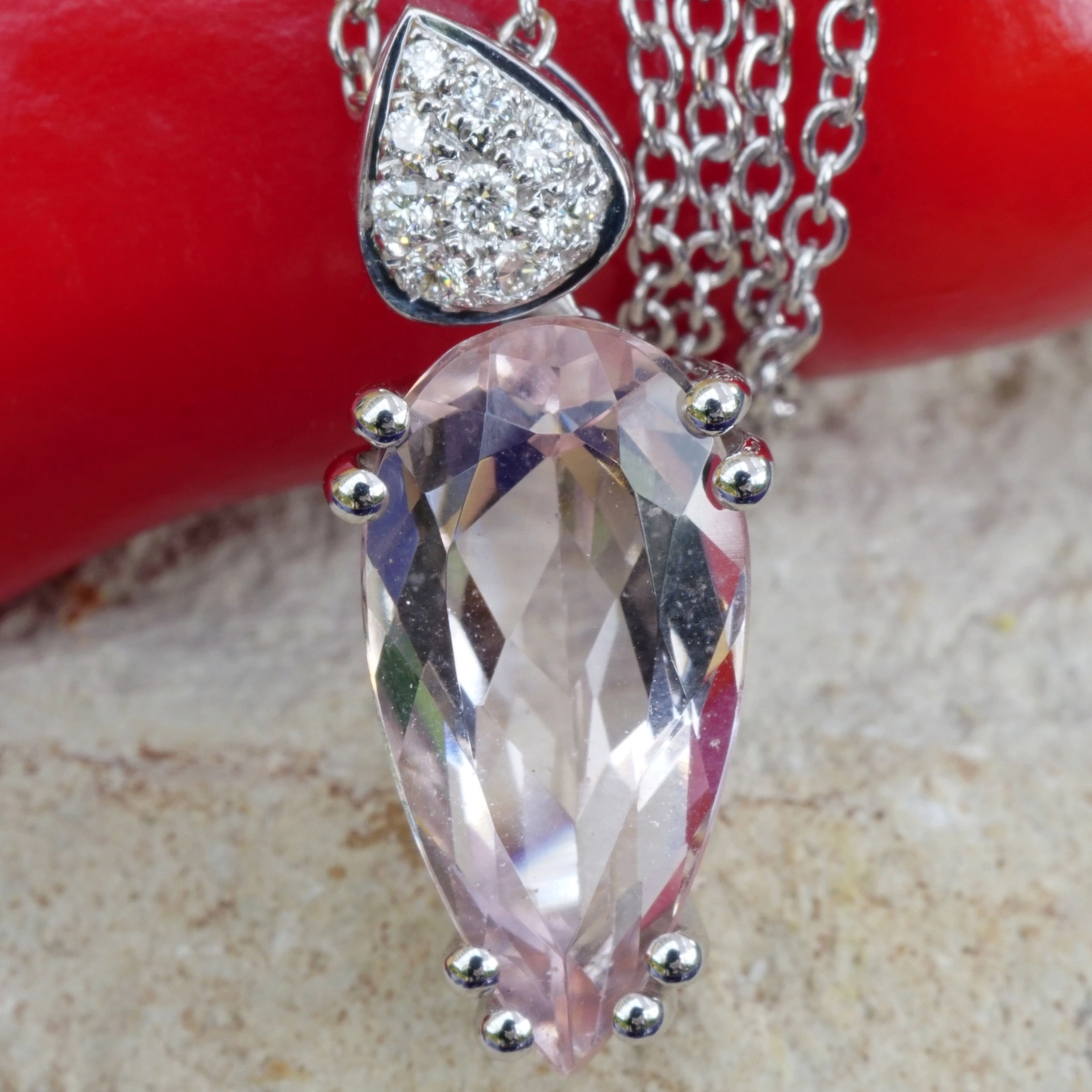 Morganite Diamond Pendant Whitegold 18 kt.....makes you want to get up in the morning