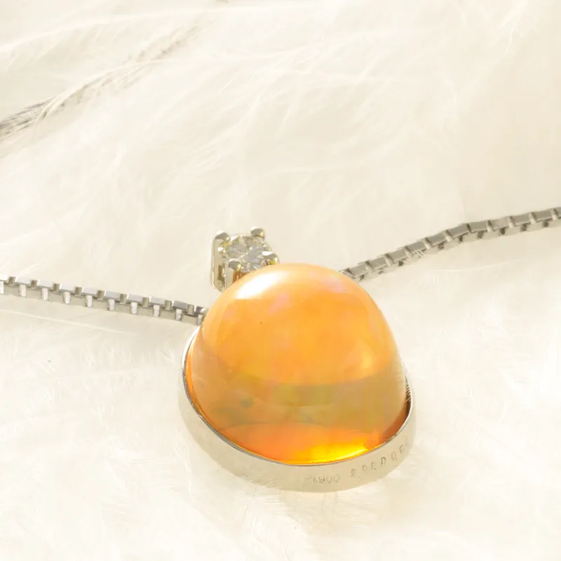 Opal Brilliant Pendant with Chain 900 Platinum 2.98 ct 0.04 ct Fantastic Play of Colors