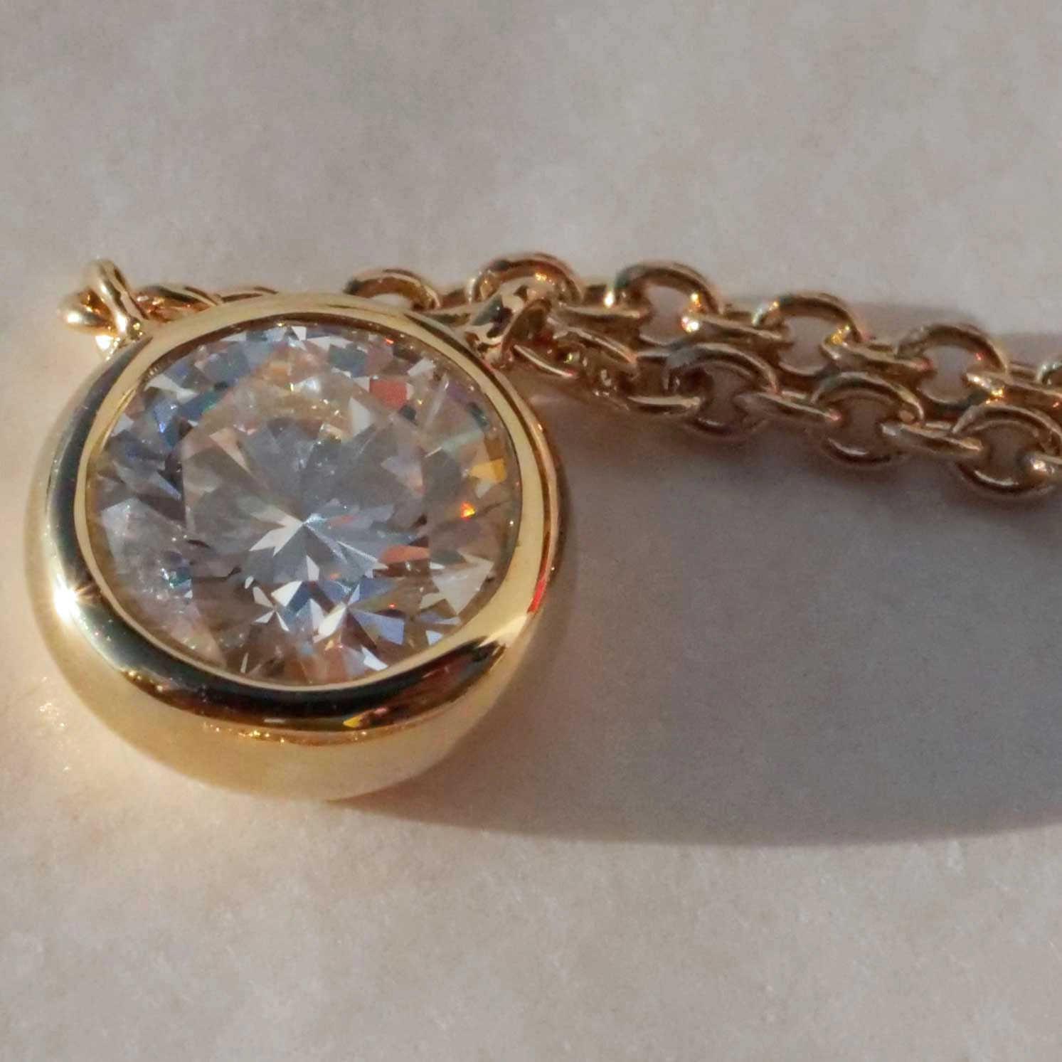Brilliant Necklace 0.50 ct E (very fine white) / SI1 (small inclusions) with GIA report 18 kt Gold
