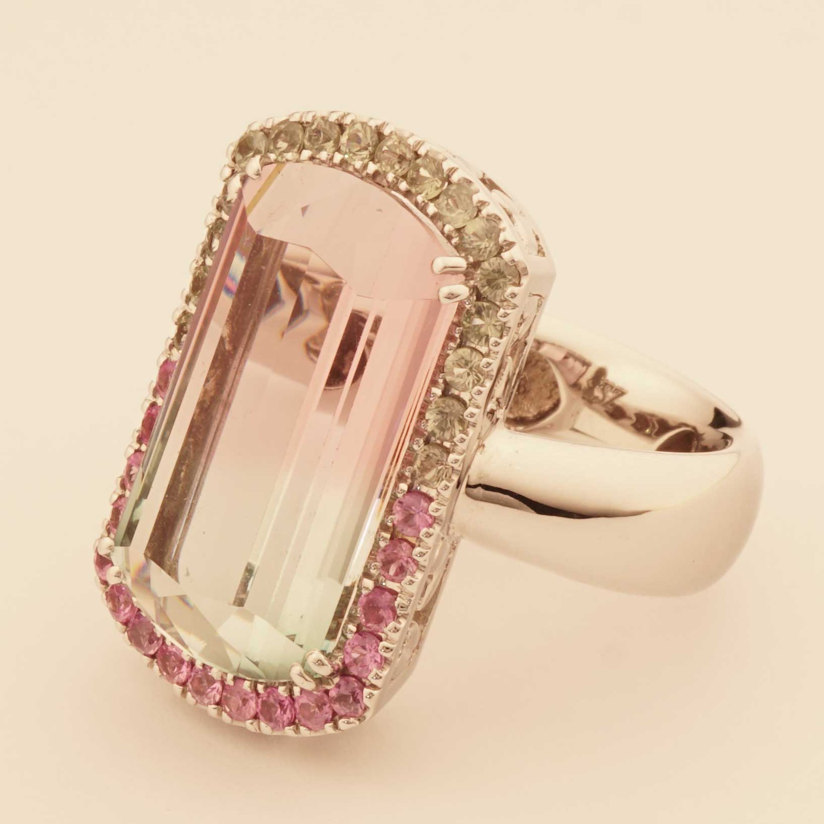 Bicolor turmalin great natural color baby pink greenish blue loupeclean 14.85 ct Afghanistan