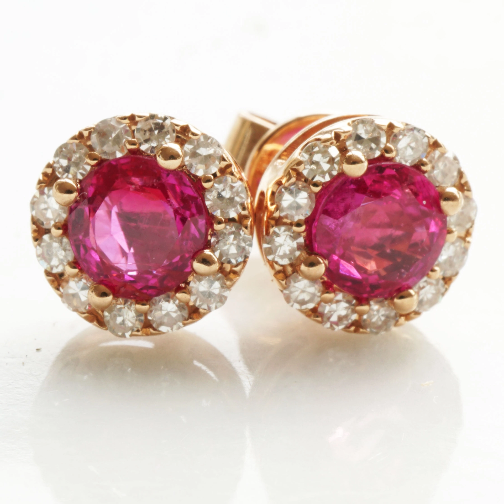 As the Star ...two Burma Rubies...great Color 18 kt Rosegold