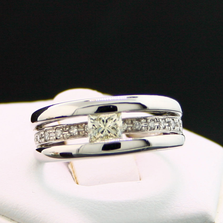 Prinzeß-Diamant-Brillant-Ring, 900er-Platin