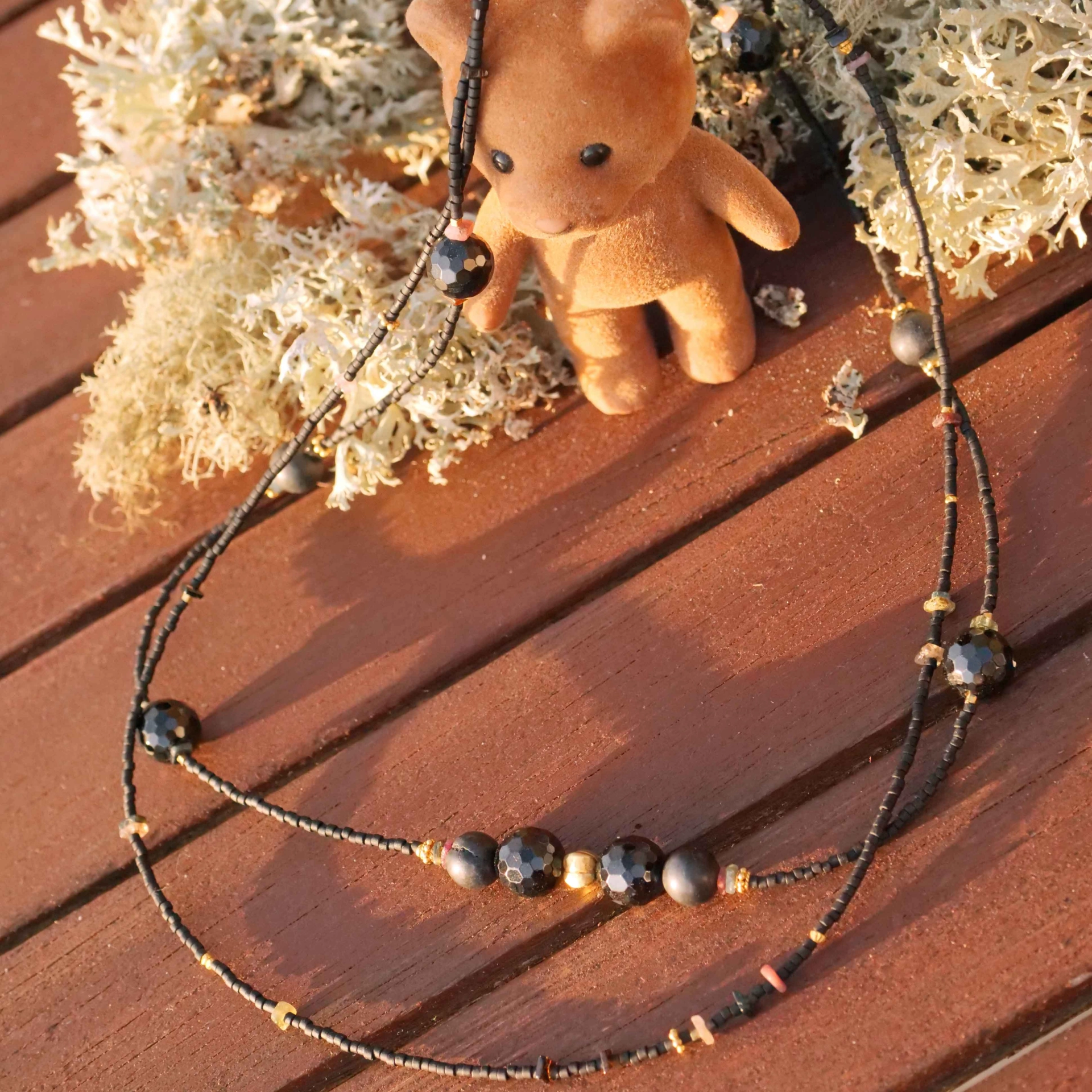 Delightful Necklace with Coral and 900 Finegold 57,5 cm 