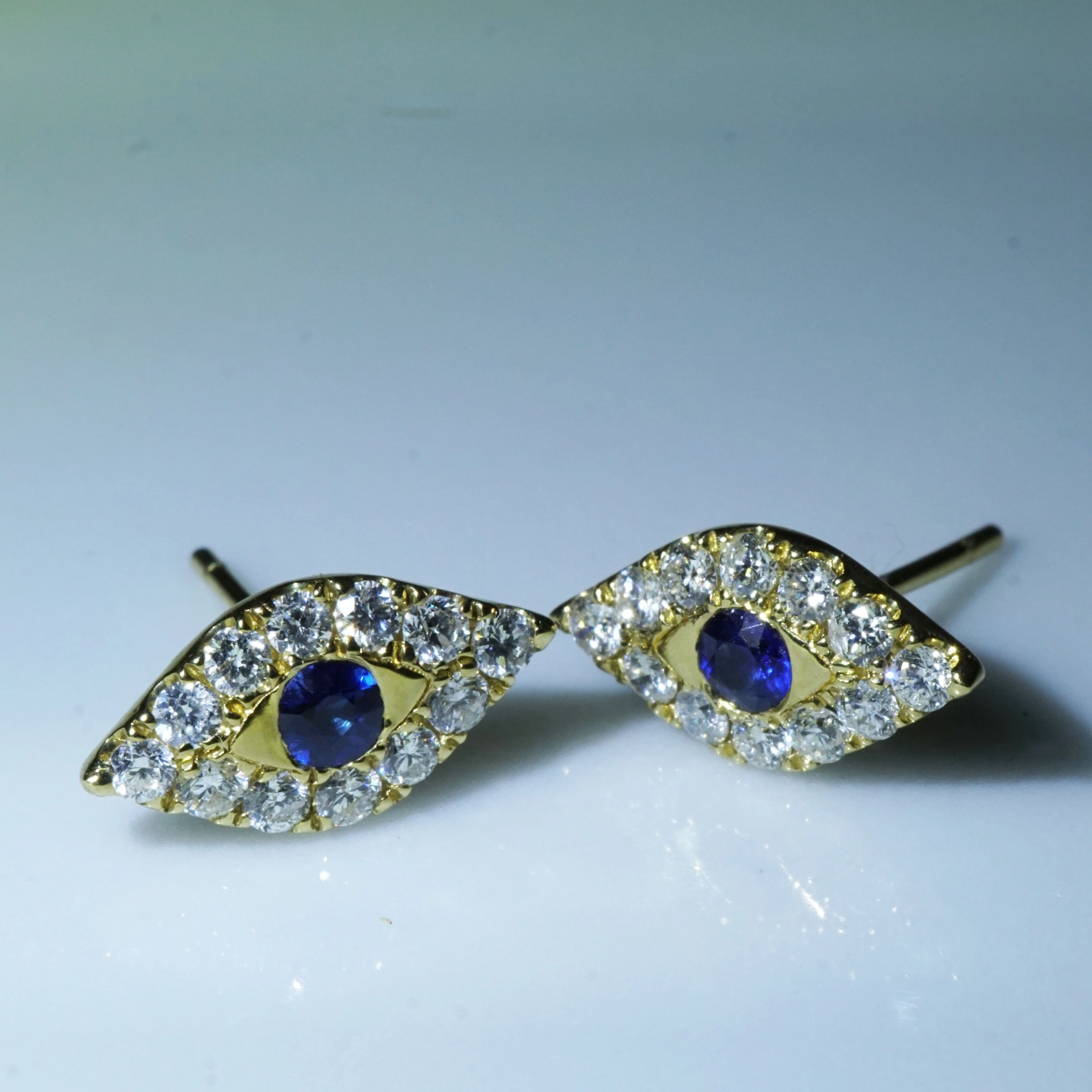Just a nice Shape...Navette Earrings 18 kt Gold fine Gems