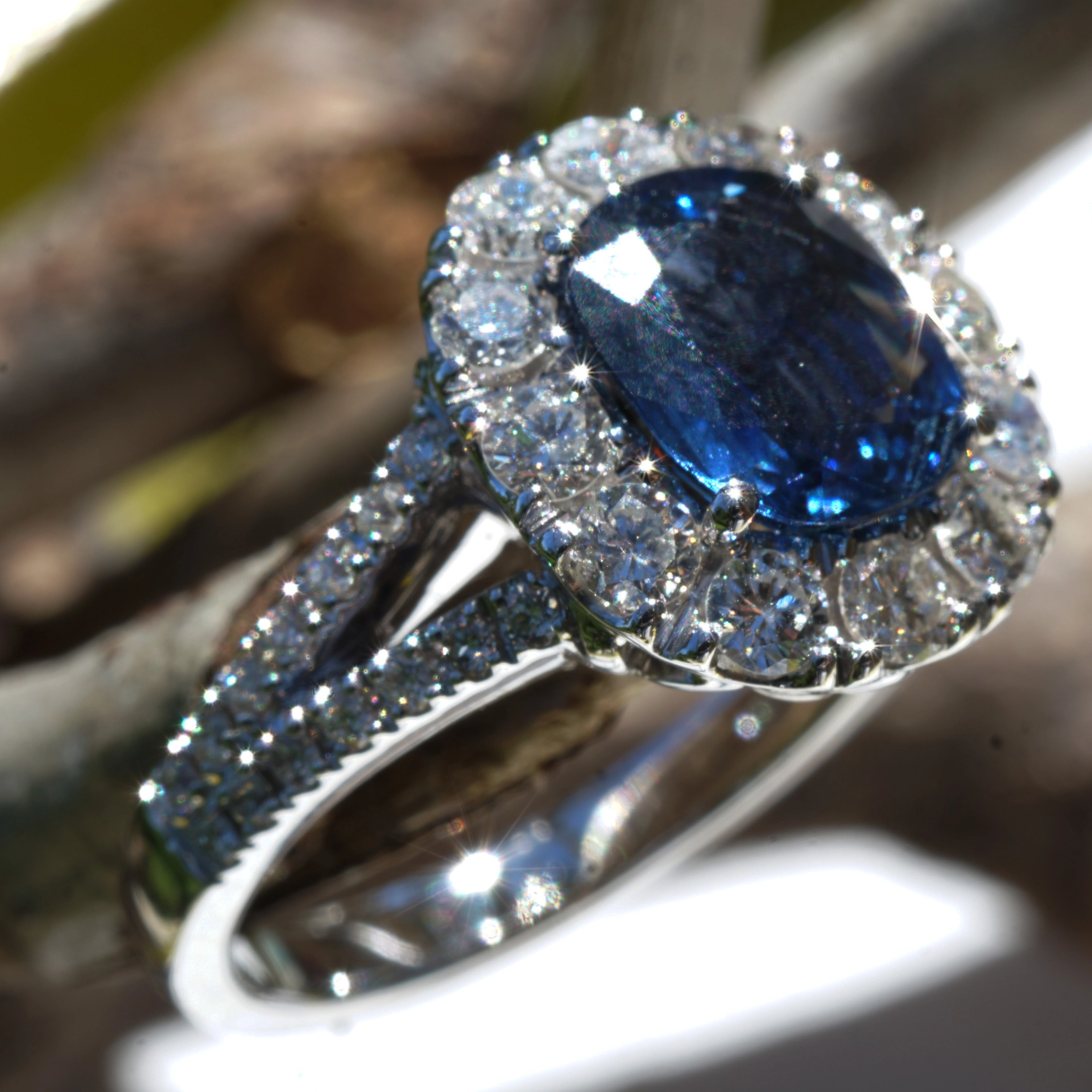 Saphire Diamond Ring 750 Whitegold ....High-End Piece of Jewelry