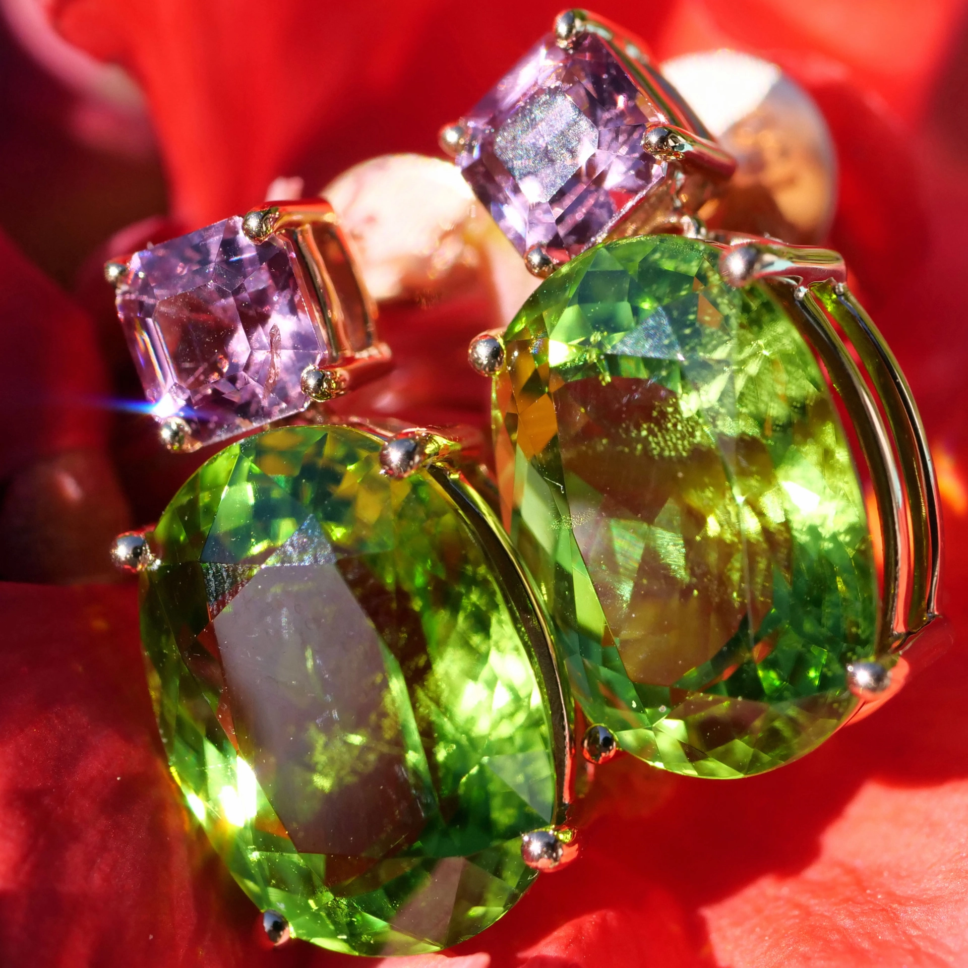 Spinel Peridot Earsticks 18 Rosegold from Burma and Afghanistan...great Color