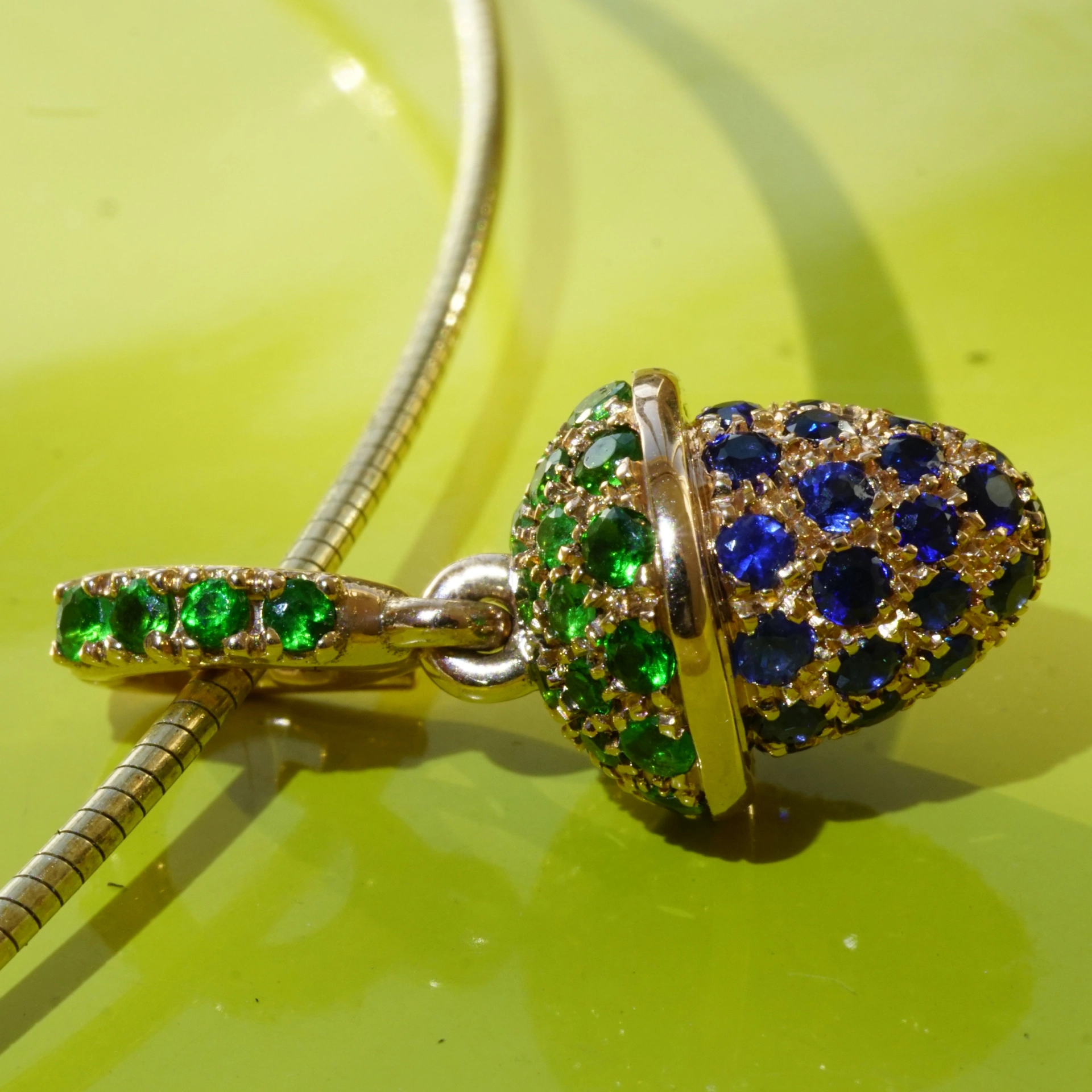 Tsavorithe Saphire Drop Pendant 18 kt Rosegold.......sooo cute