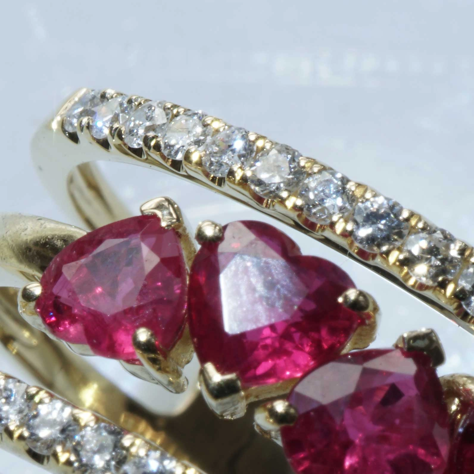 Ruby Brilliant Ring 18 kt Yellowgold....5 Hearts for special occasions....