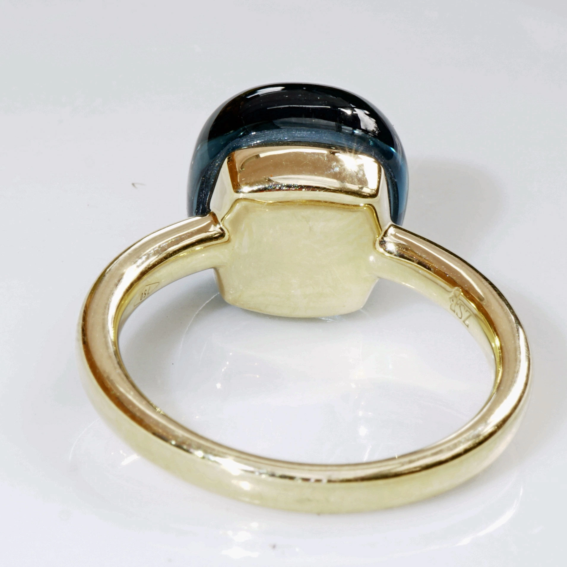 Bluetopaz Brilliant Ring 18 kt Yellow Gold...perfekt floating Effect