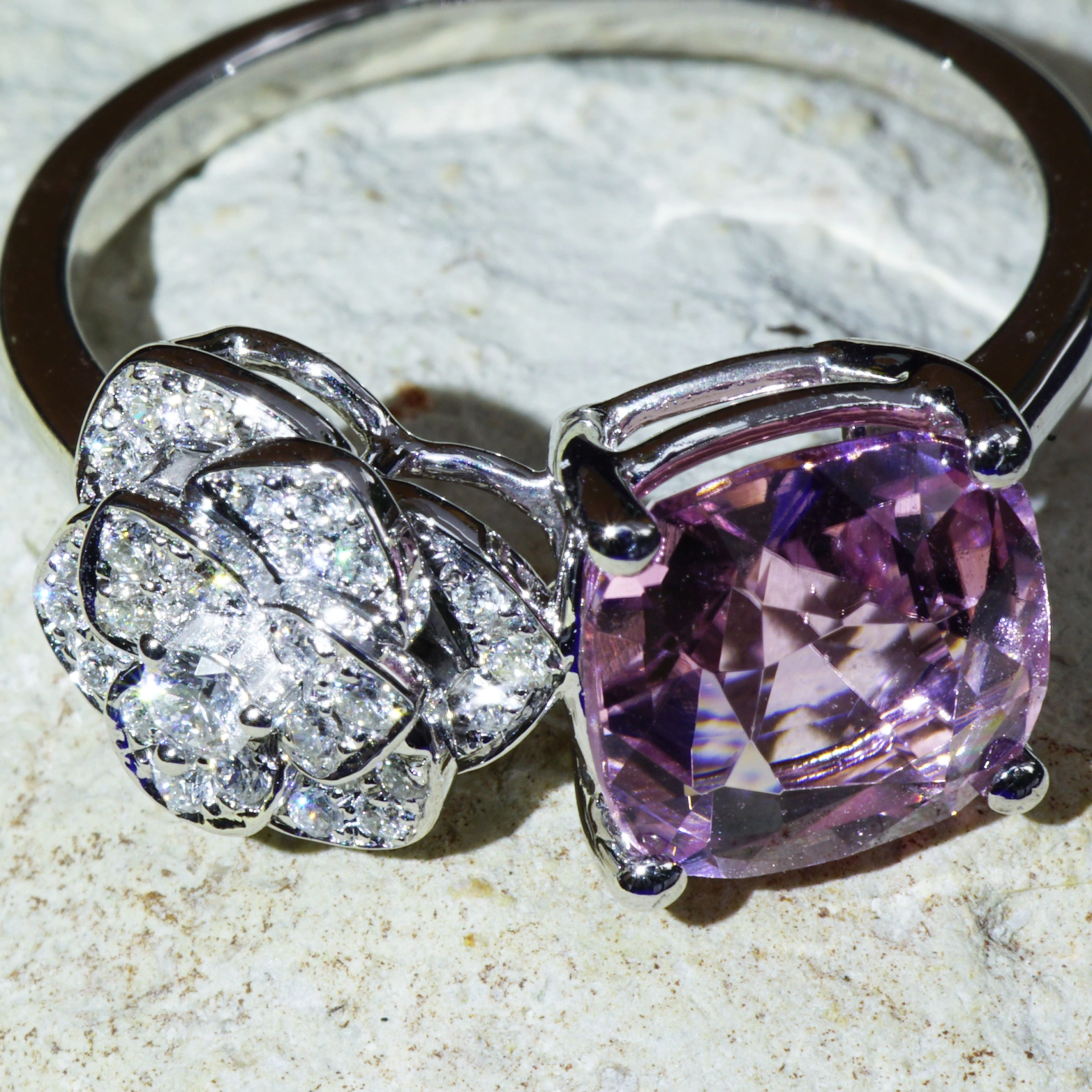 Tourmaline Diamond Ring 18 Whitegold ...a new series.....Viva en Rose.....