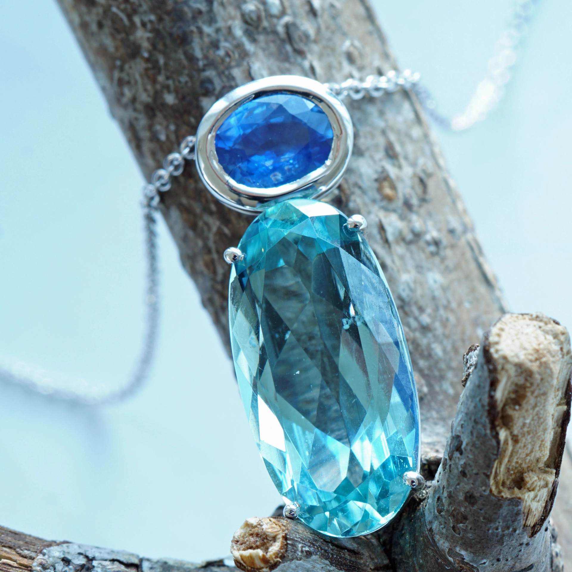 Aquamarin Saphir Anhänger m. Kette 750er Weissgold 4.59 ct 0.69 ct AAA