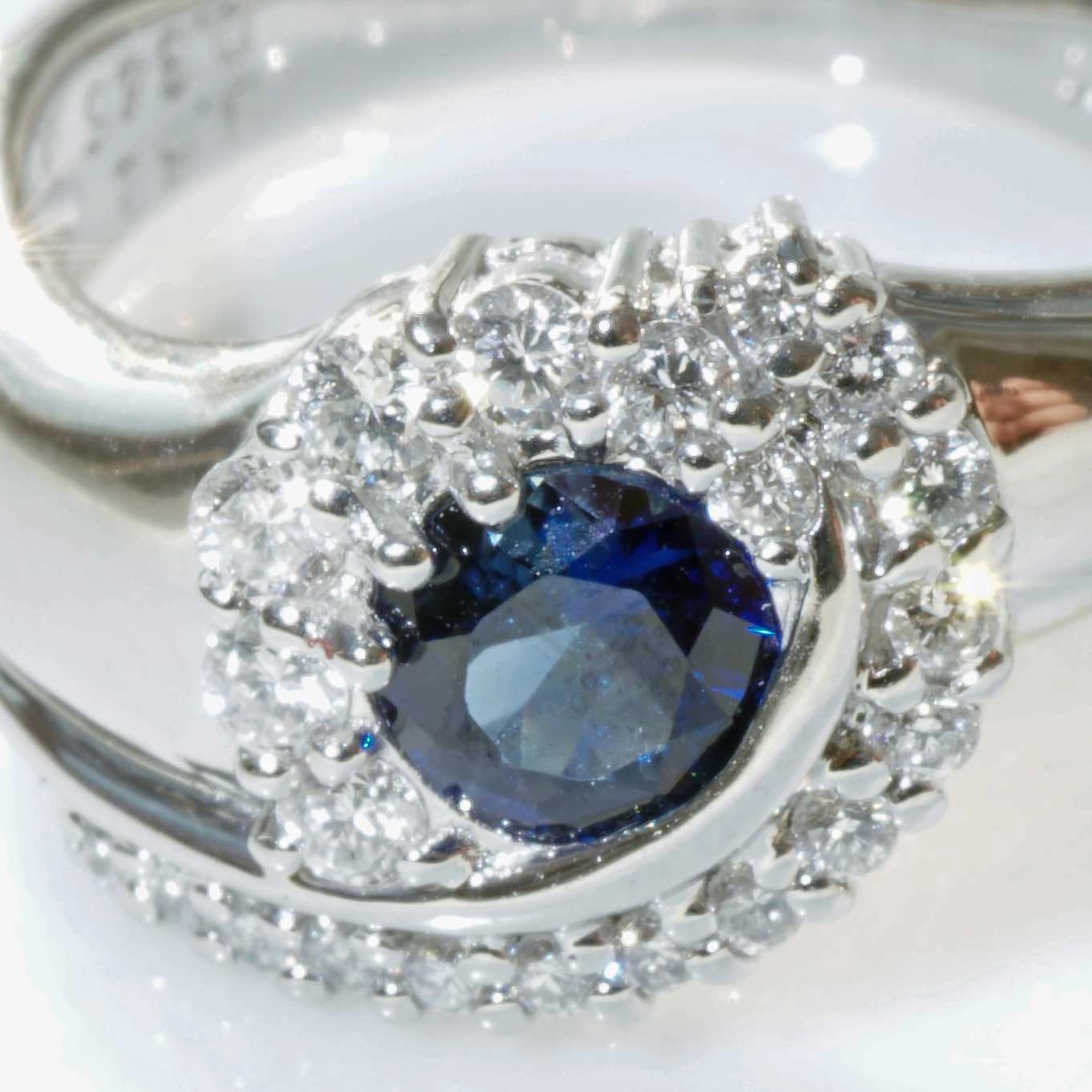 Saphire Diamond Ring Platinum 0.62 ct 0.34 ct...what a fine Quality...