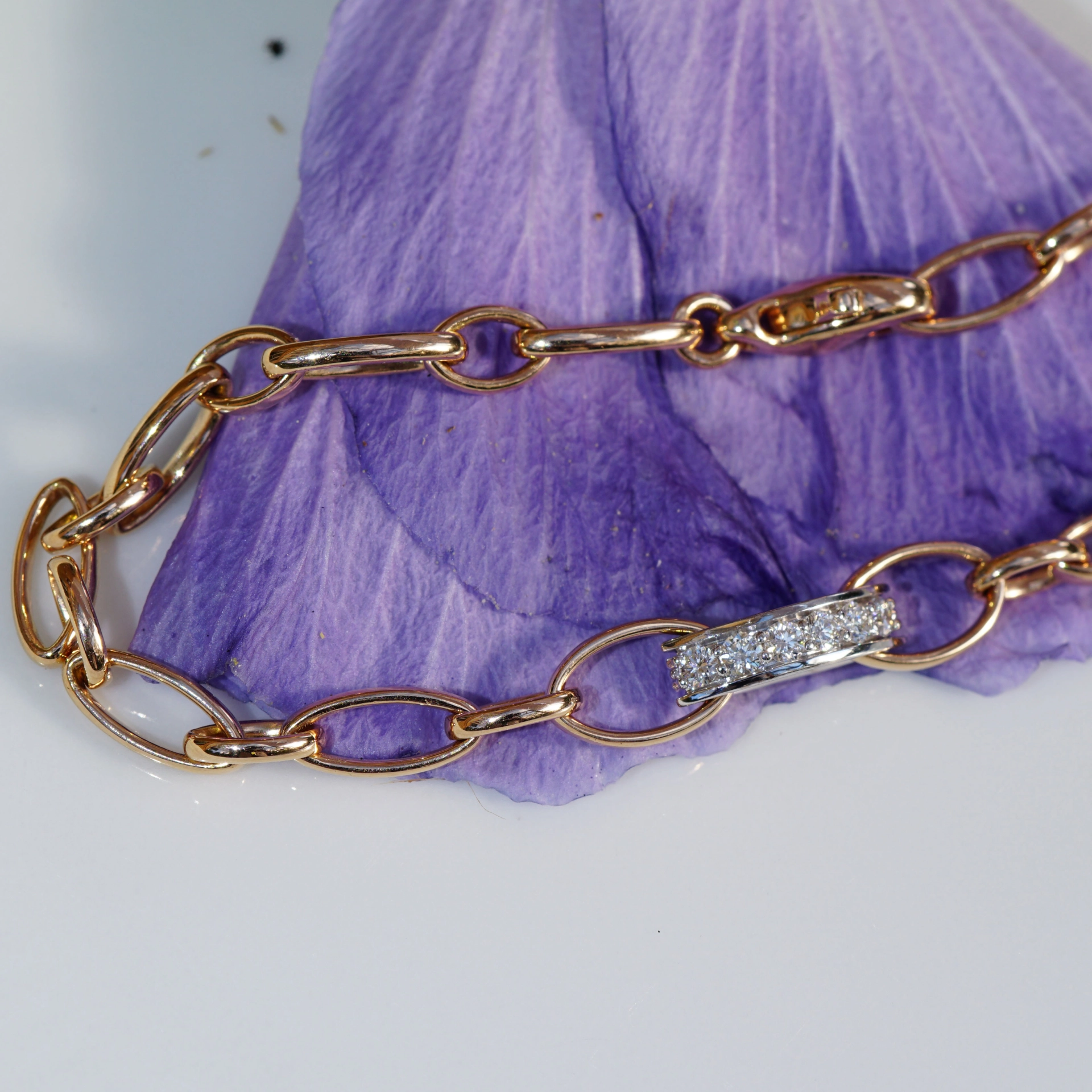The hottest amazing piece of jewelry...bicolor Bracelet