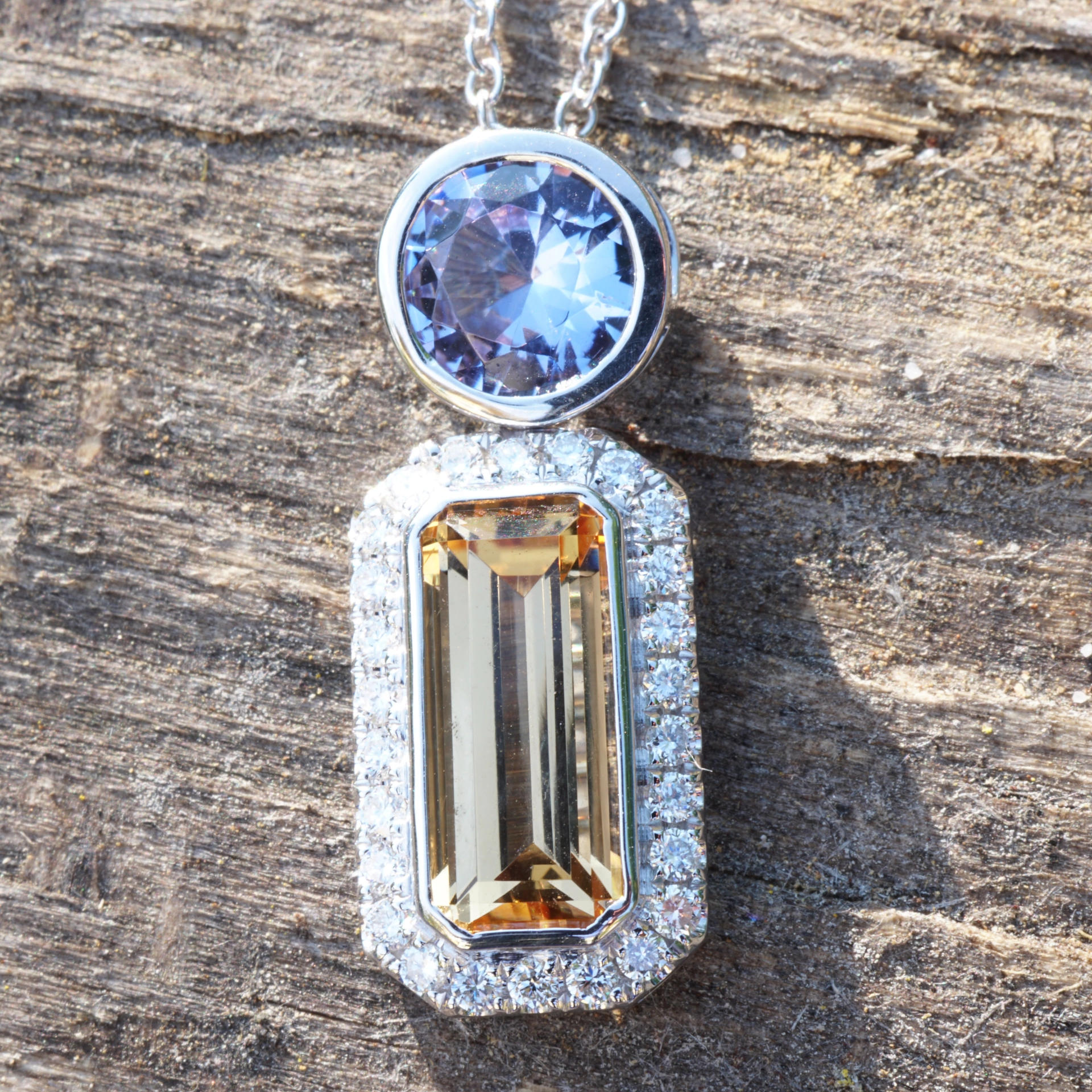 ..what kind of color...imperial gold and blue-viloet...natural colors