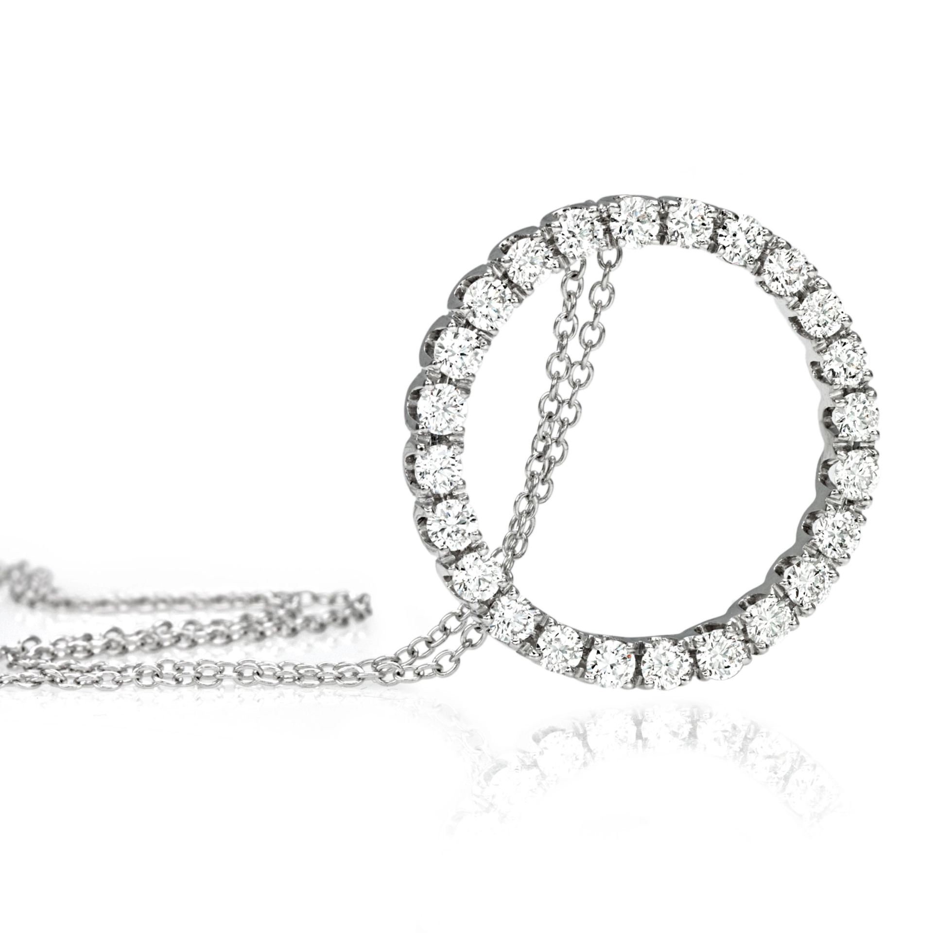 Brilliant pendant made of 750 white gold....Brilliant Circle