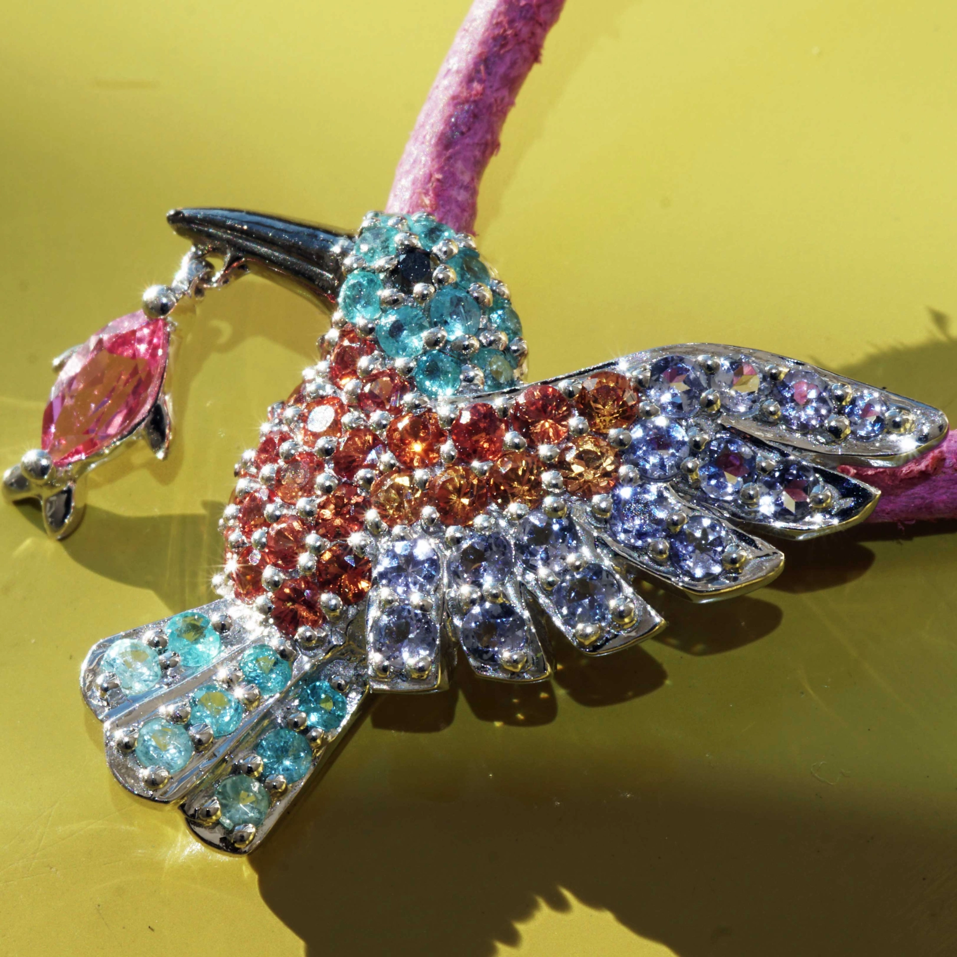 Kingfisher Pendant 18 kt White Gold with Paraiba Tourmaline and Spinel