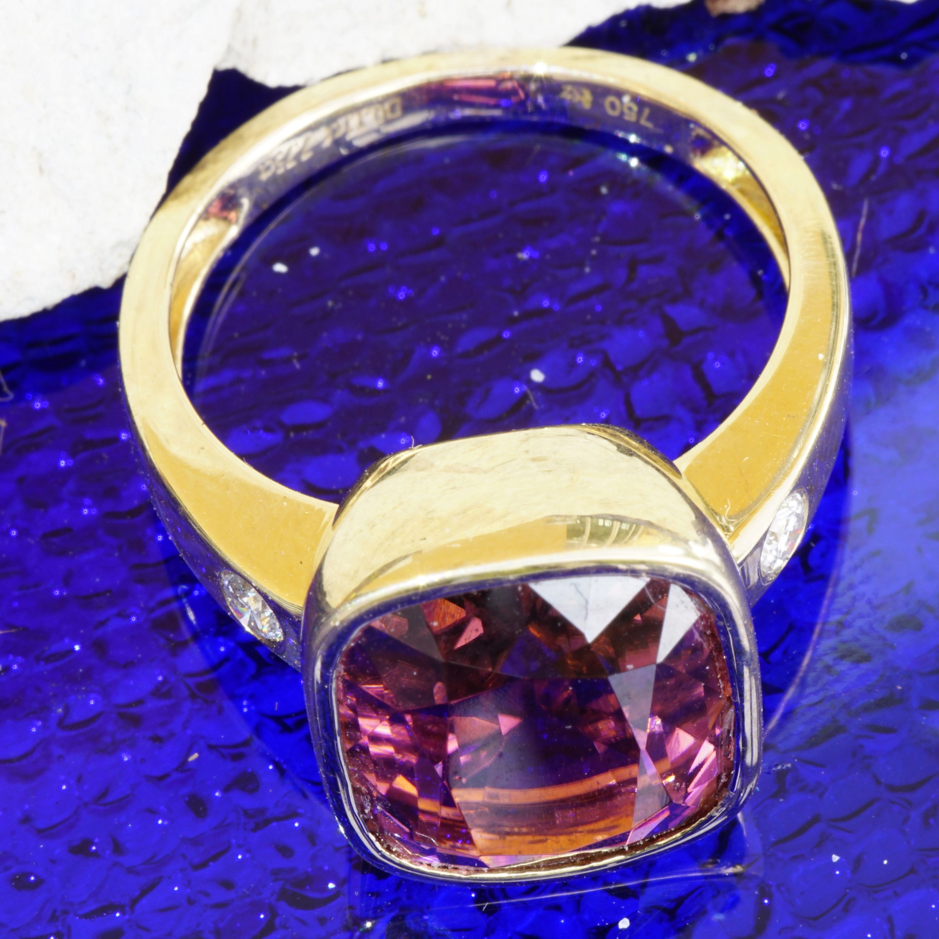 Kunar Mine Tourmaline Brillant Ring.....exceptional Color Deep Pink...18 kt Yellowgold